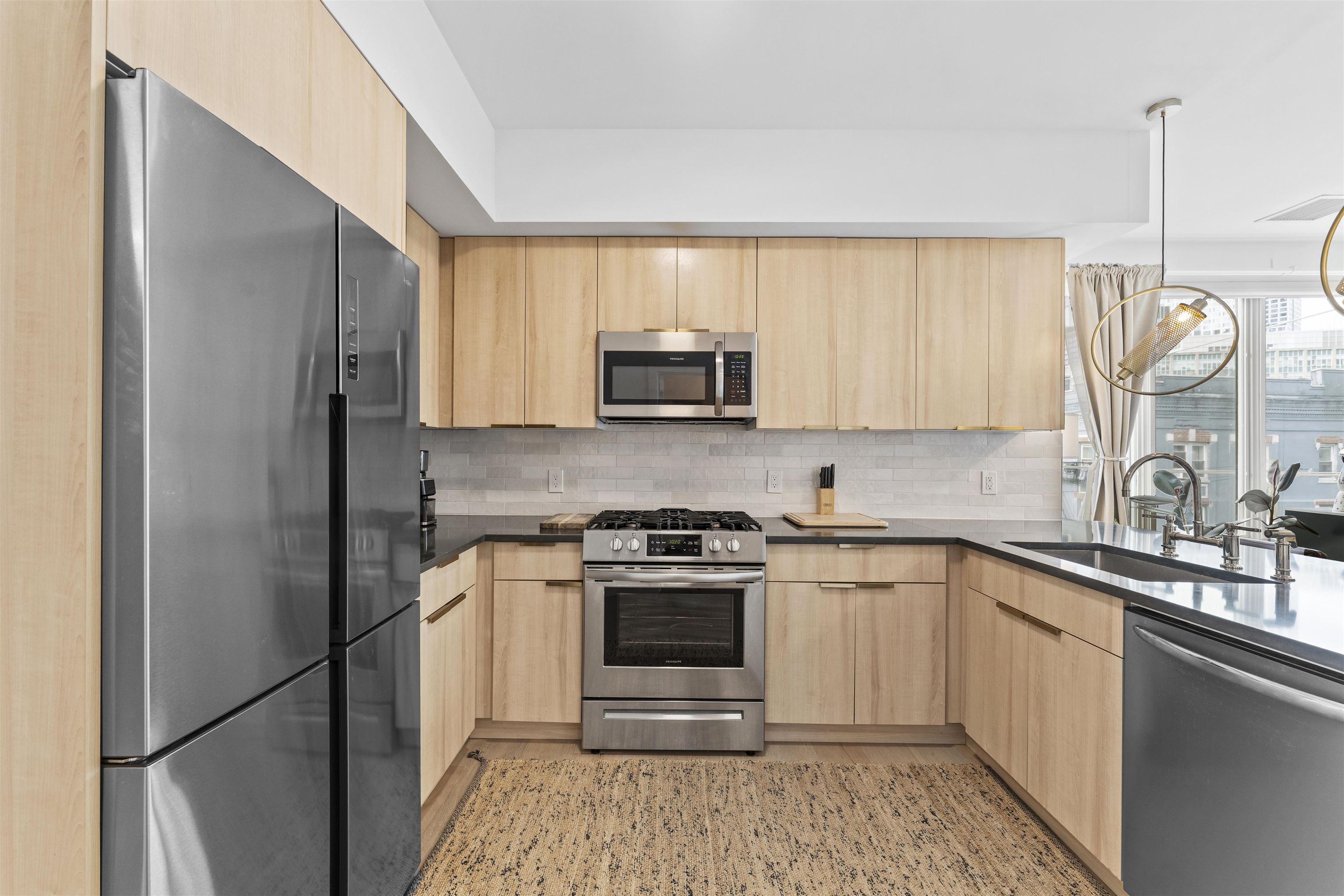 348 BALDWIN AVE Unit: 402