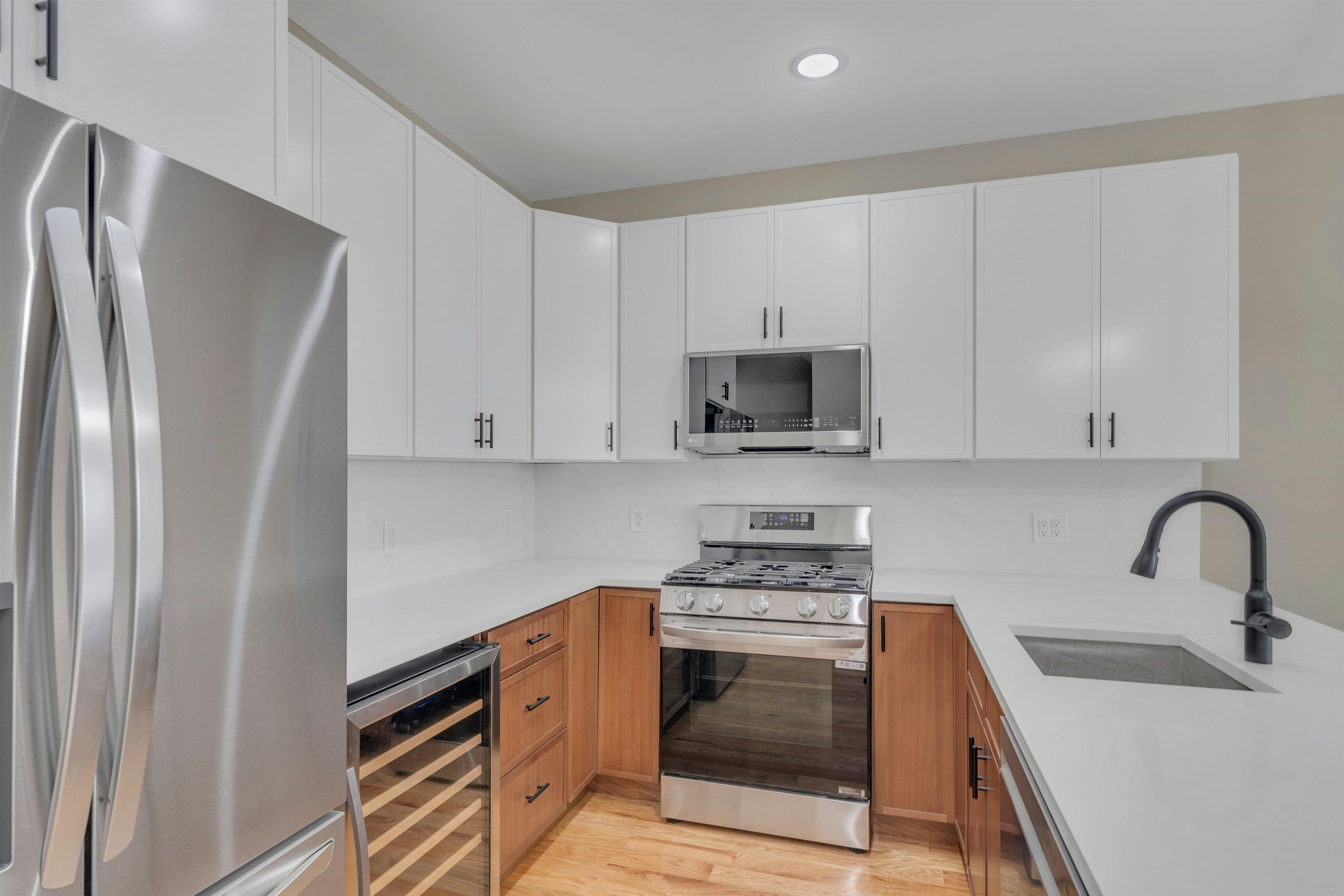 275 PEARSALL AVE Unit: 2