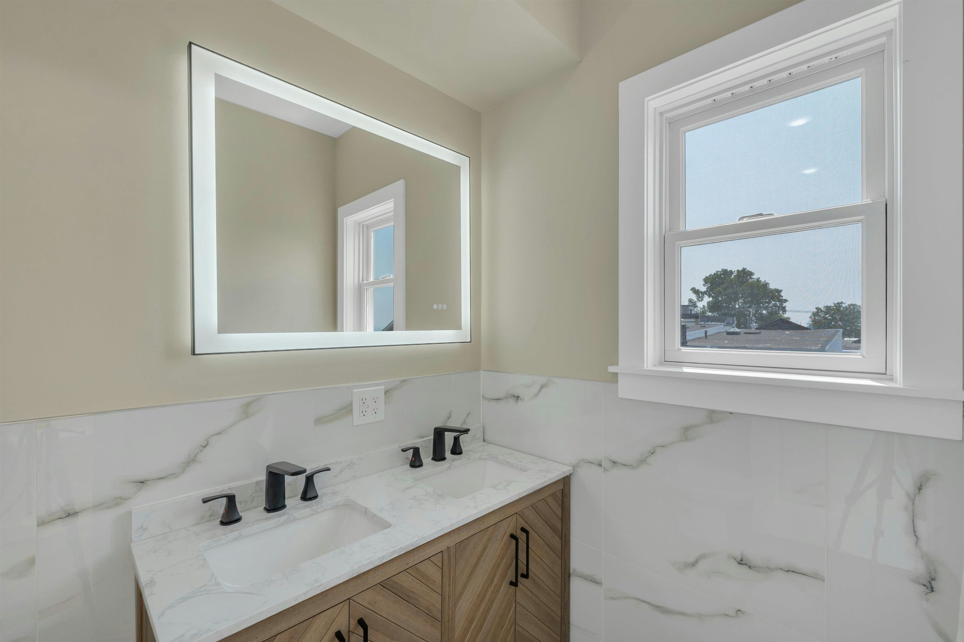 275 PEARSALL AVE Unit: 2