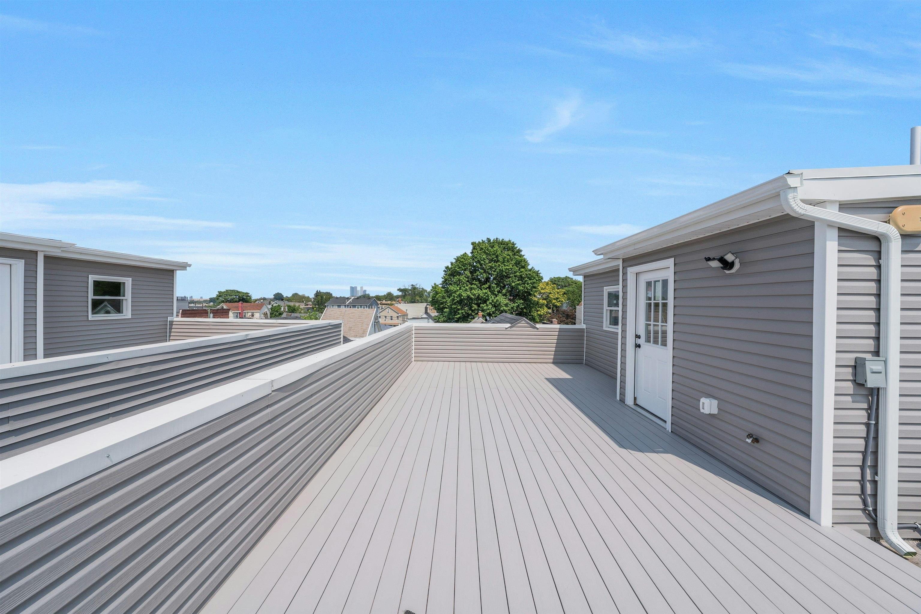 275 PEARSALL AVE Unit: 2