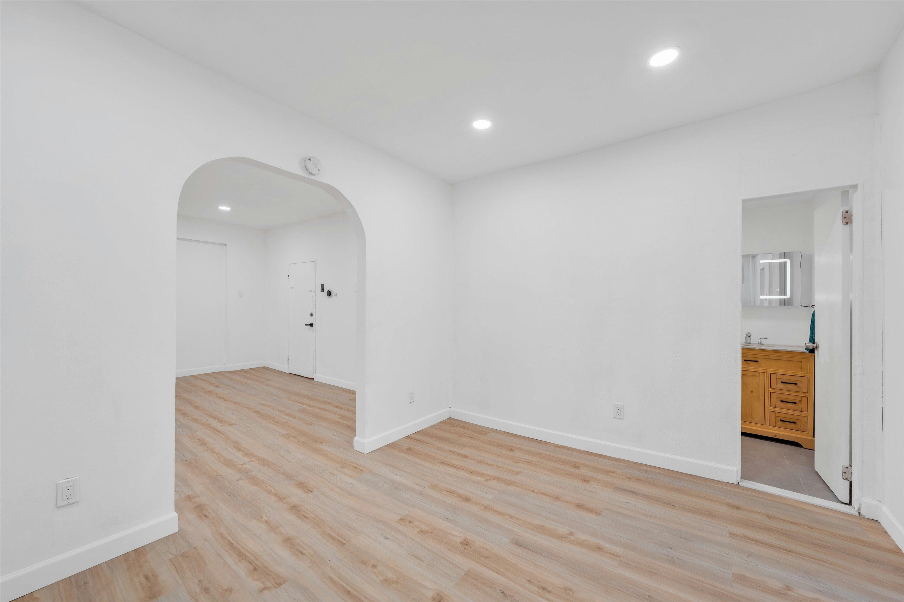 110 34TH ST Unit: #1