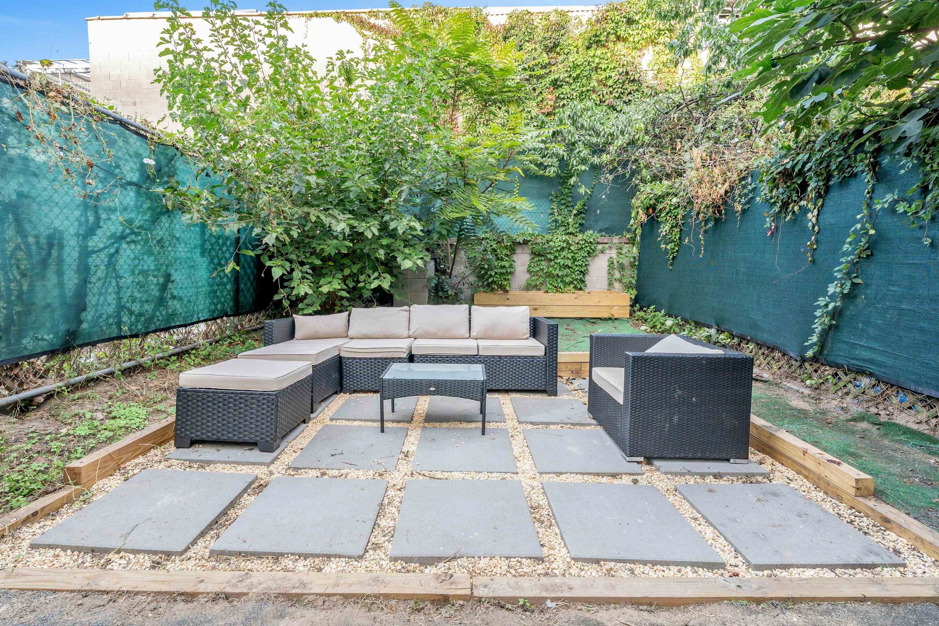 110 34TH ST Unit: #1