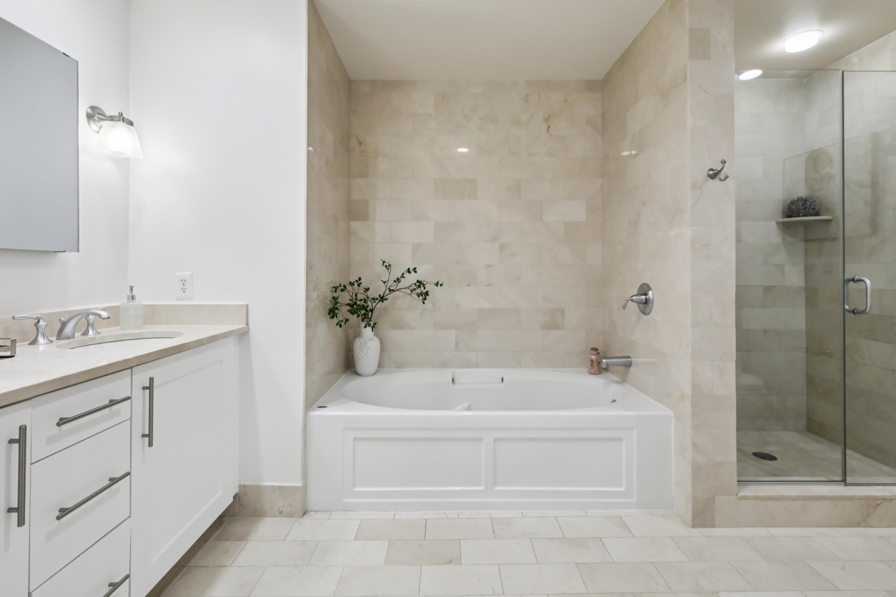 1025 MAXWELL LANE Unit: 1201