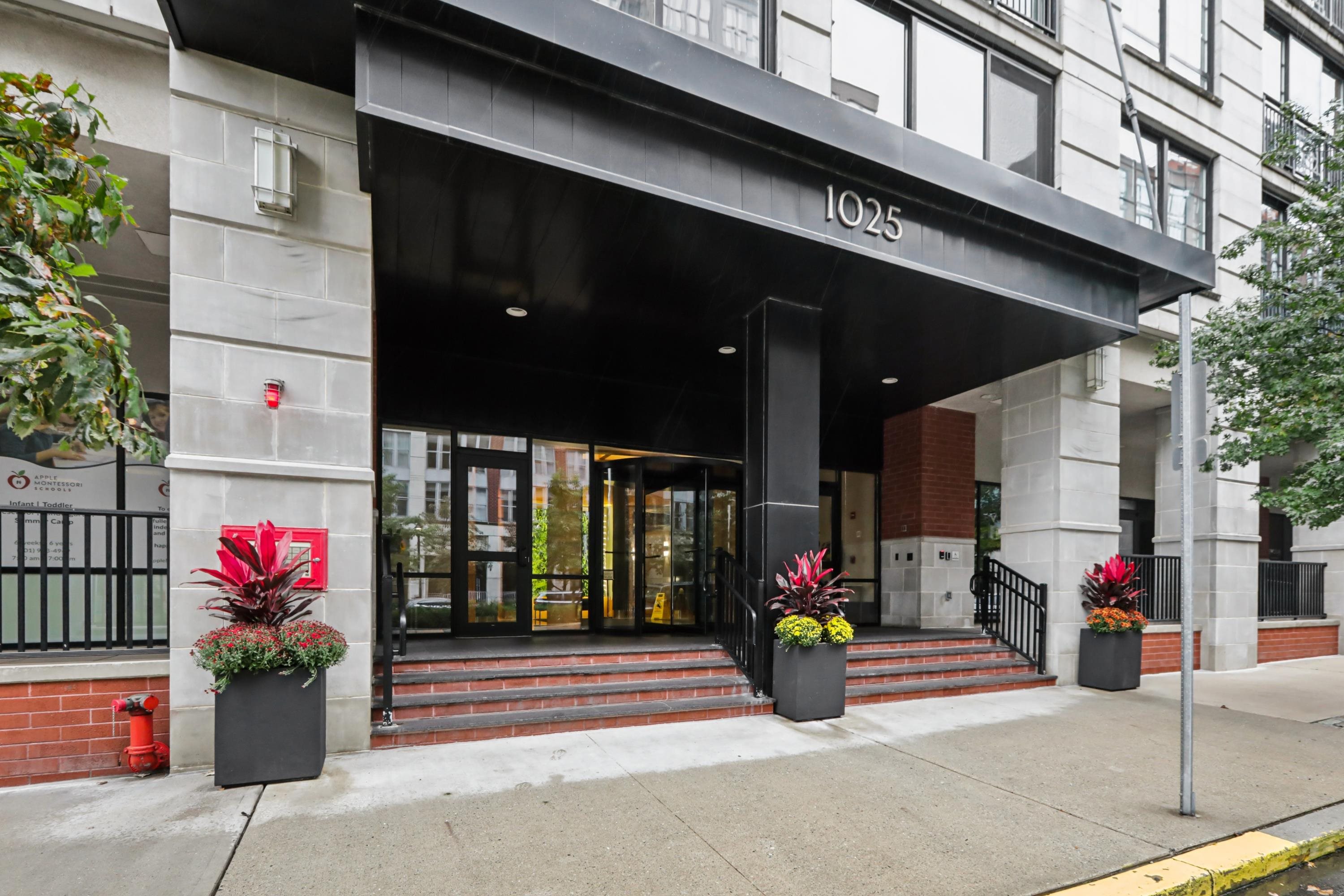 1025 MAXWELL LANE Unit: 1201