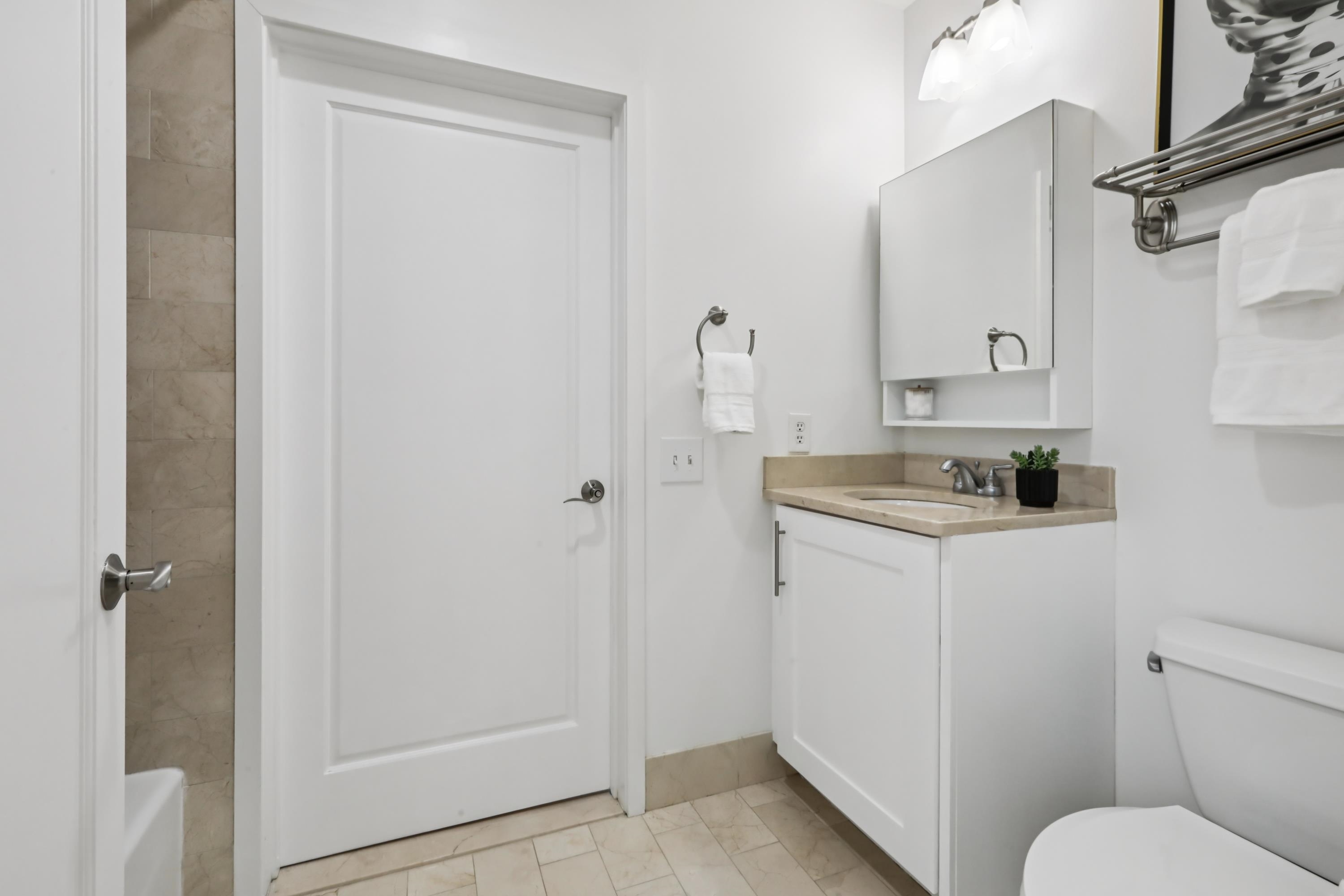 1025 MAXWELL LANE Unit: 1201