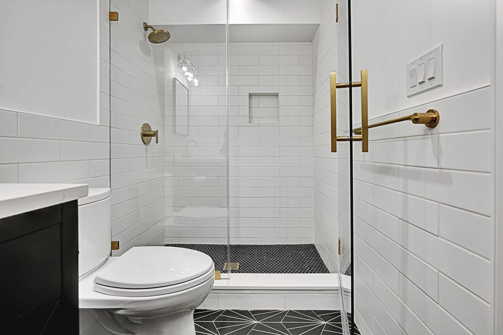 244 4TH ST Unit: 1