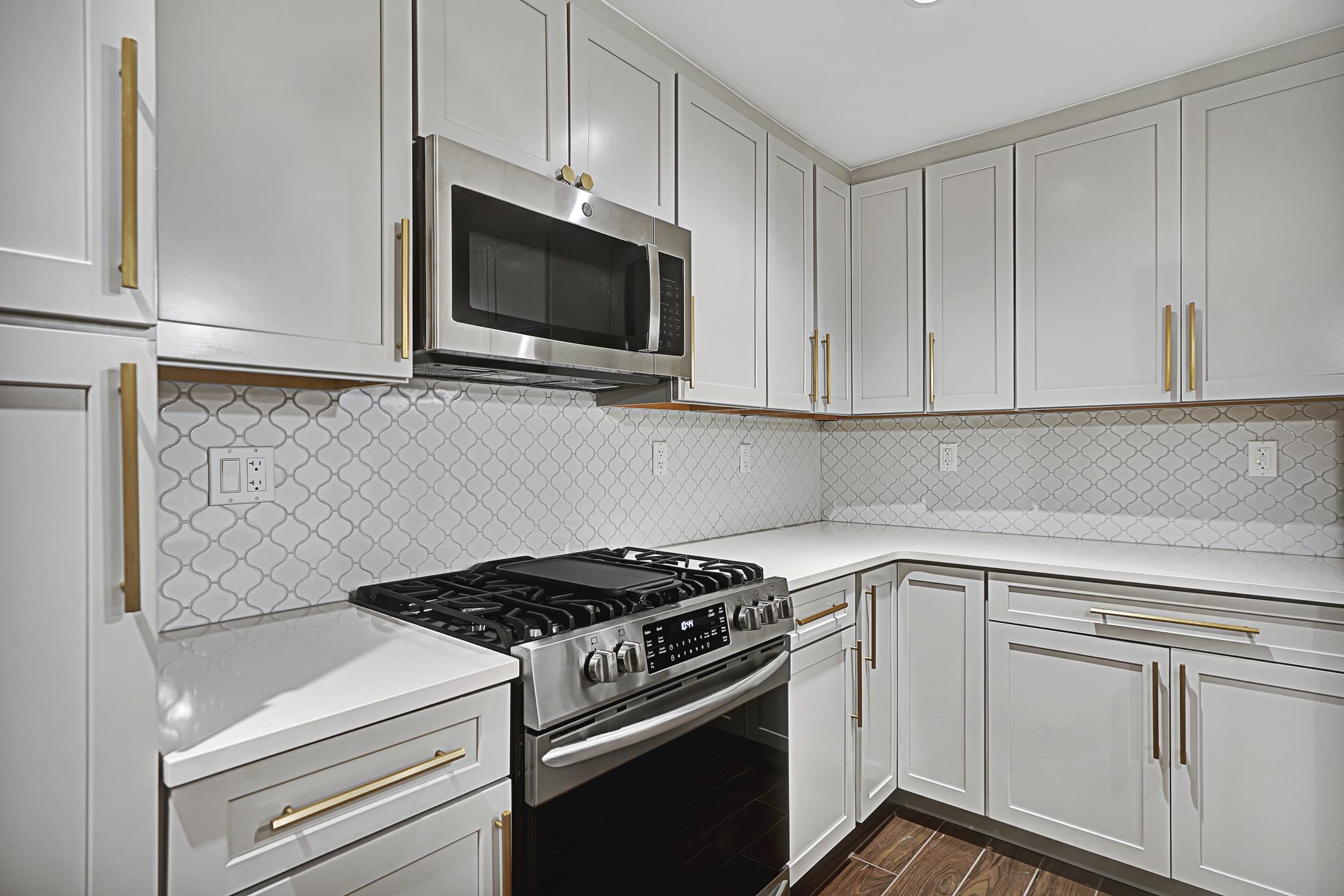 244 4TH ST Unit: 1
