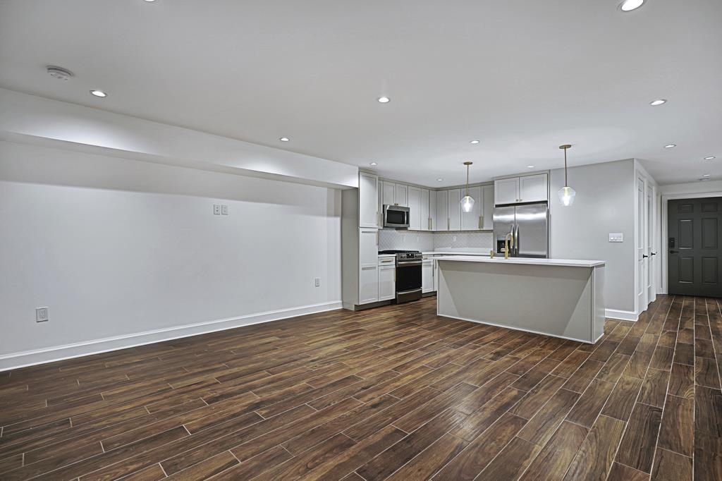 244 4TH ST Unit: 1