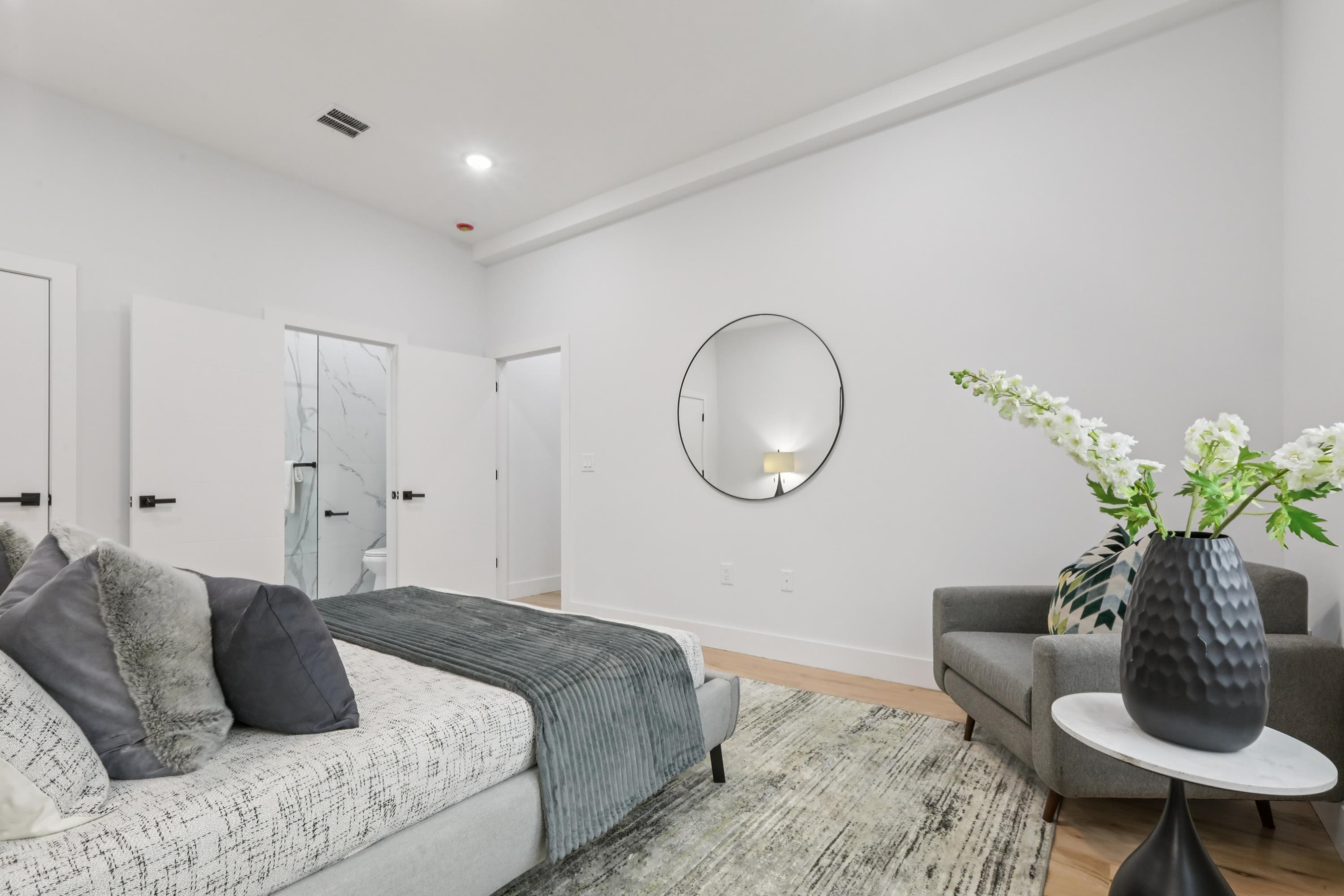 78 BEACON AVE Unit: 2