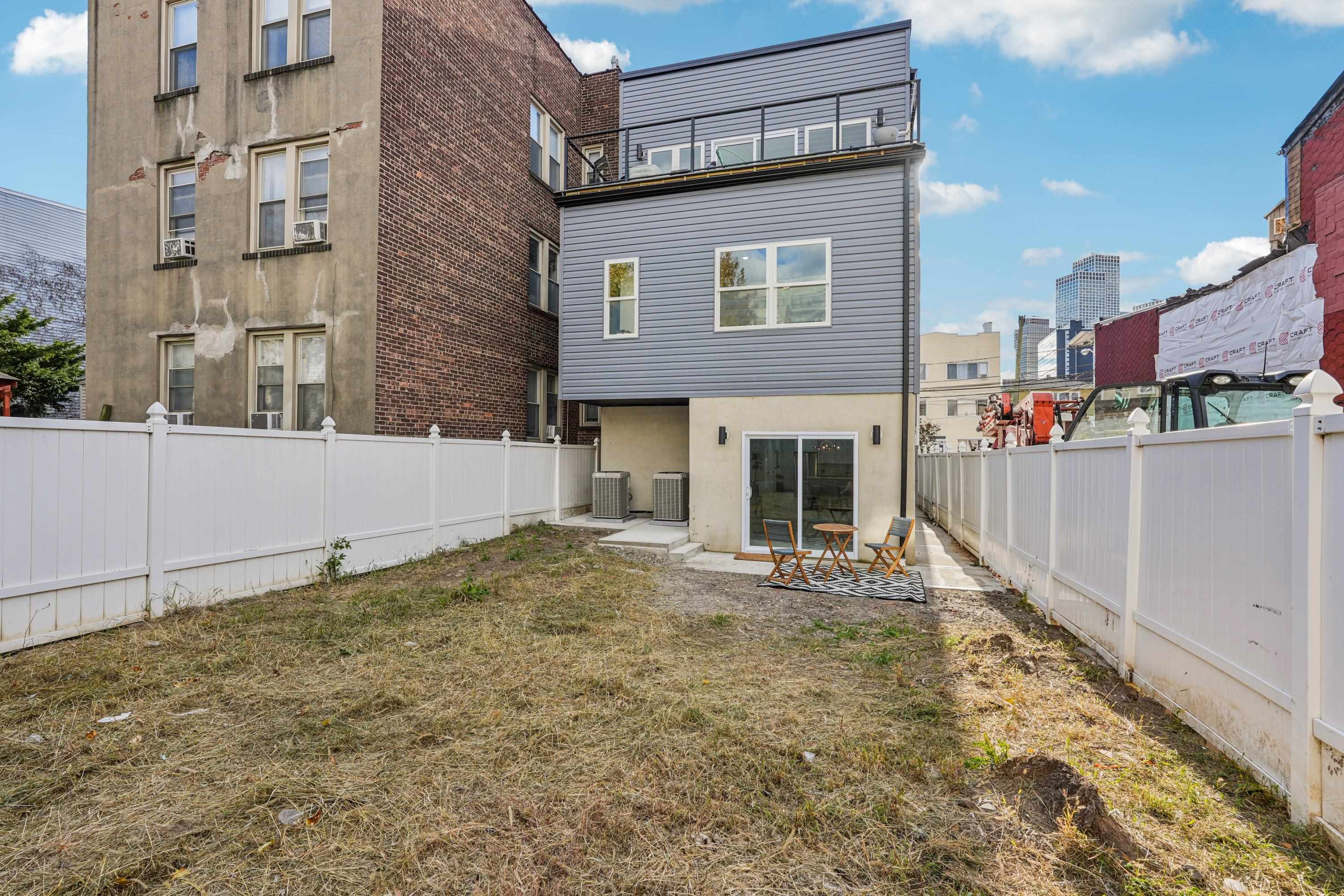 78 BEACON AVE Unit: 1