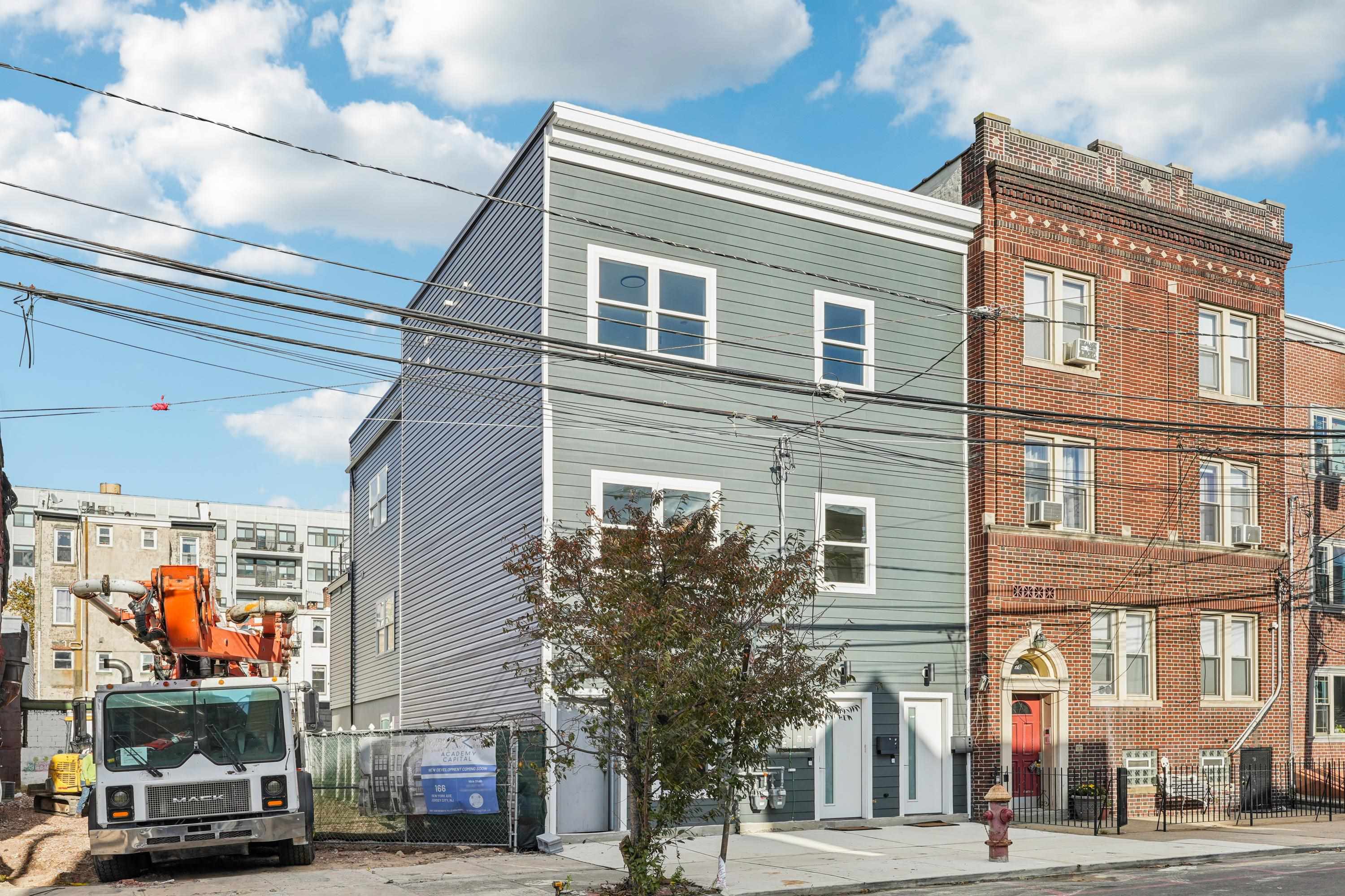 78 BEACON AVE Unit: 1