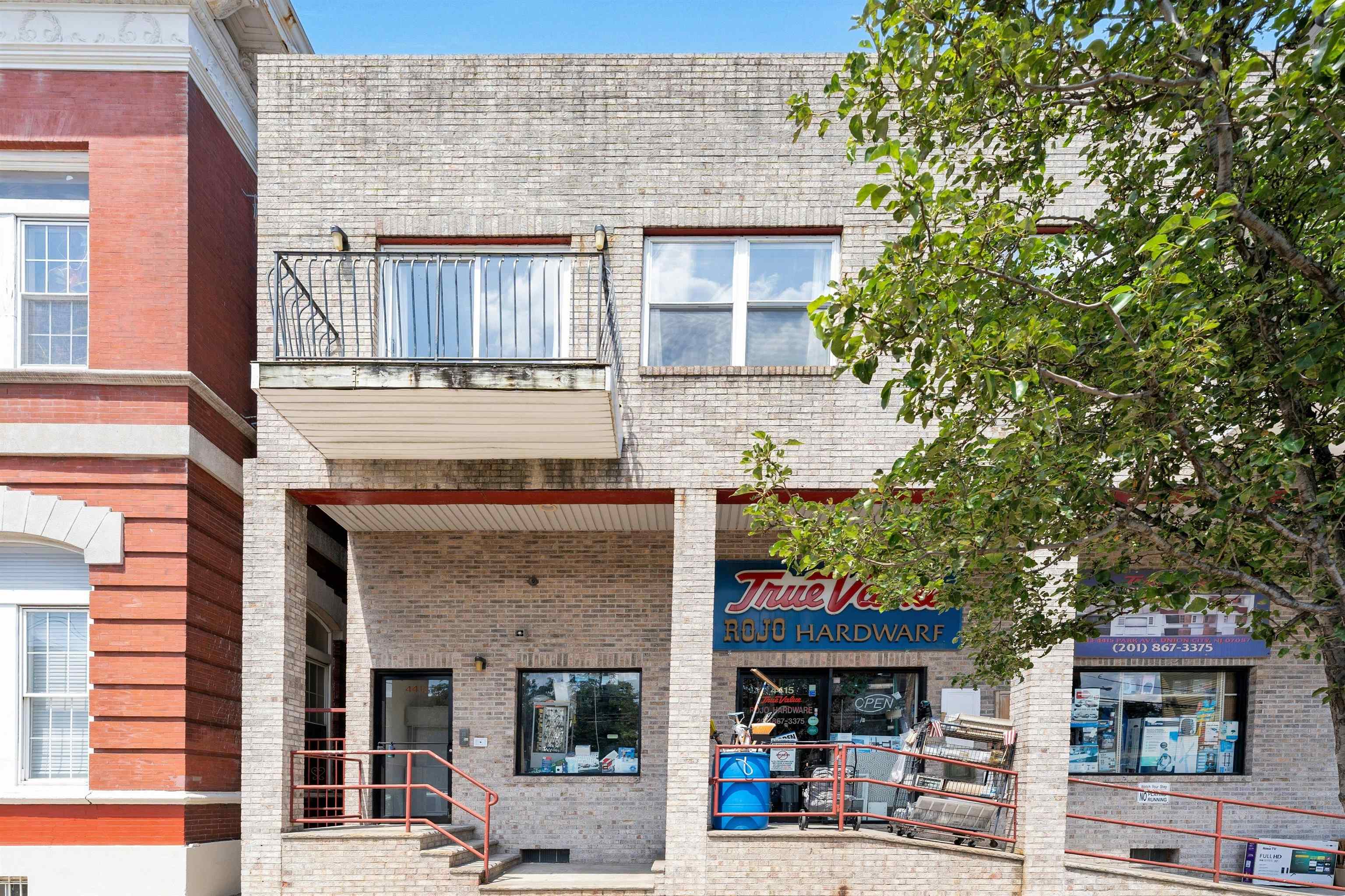 4413 PARK AVE Unit: 2L