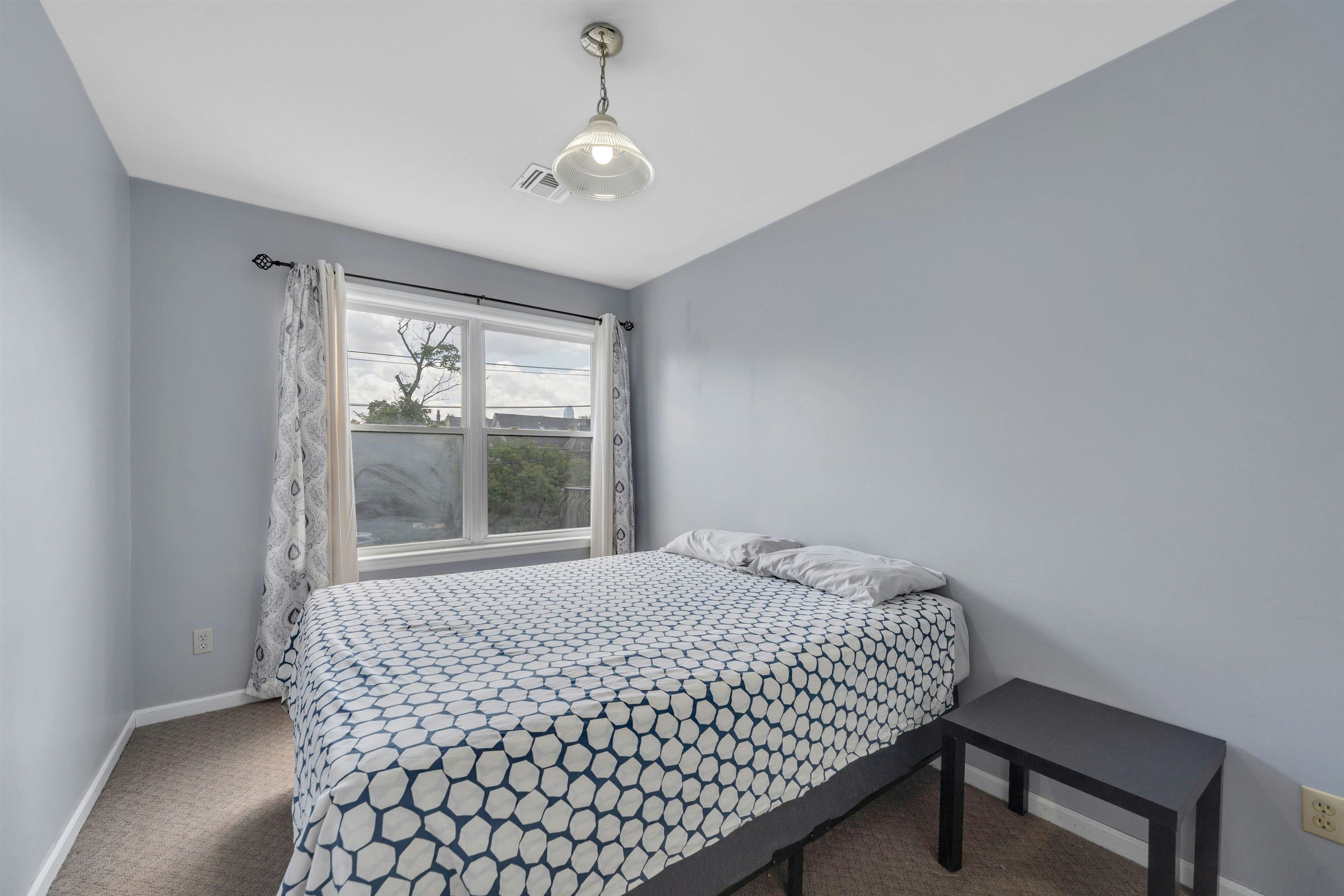 4413 PARK AVE Unit: 2L