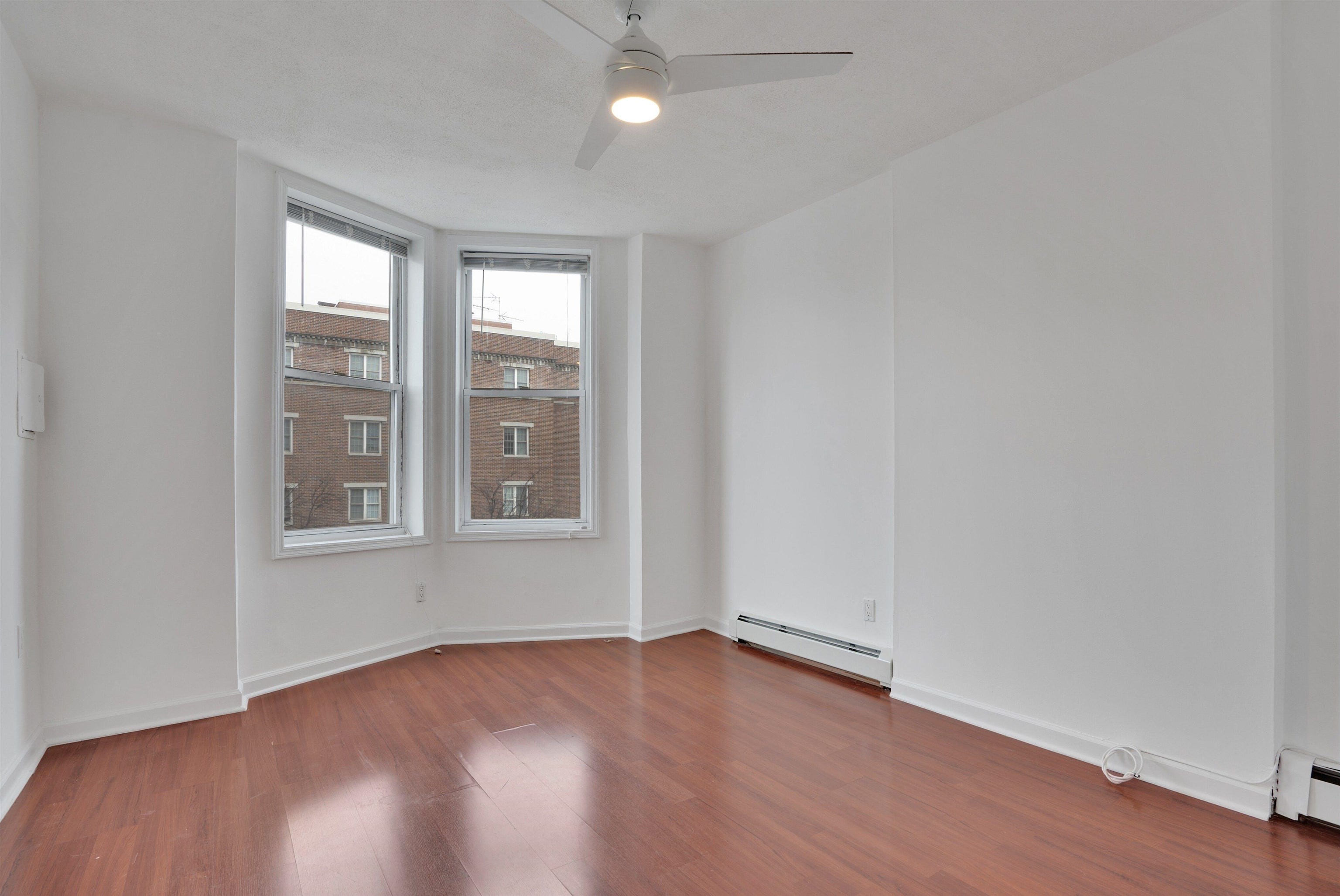 811 MONTGOMERY ST Unit: 2L