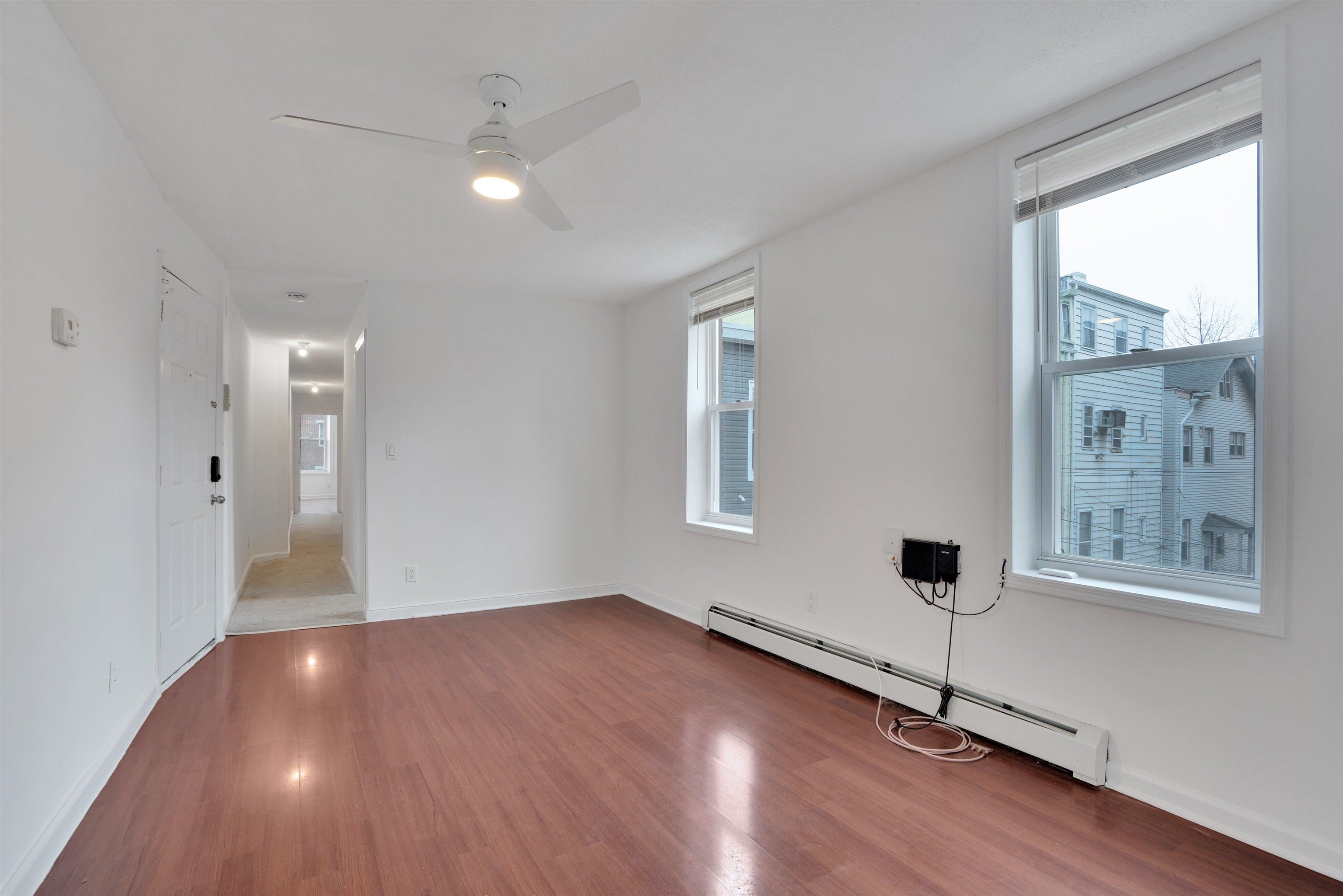 811 MONTGOMERY ST Unit: 2L