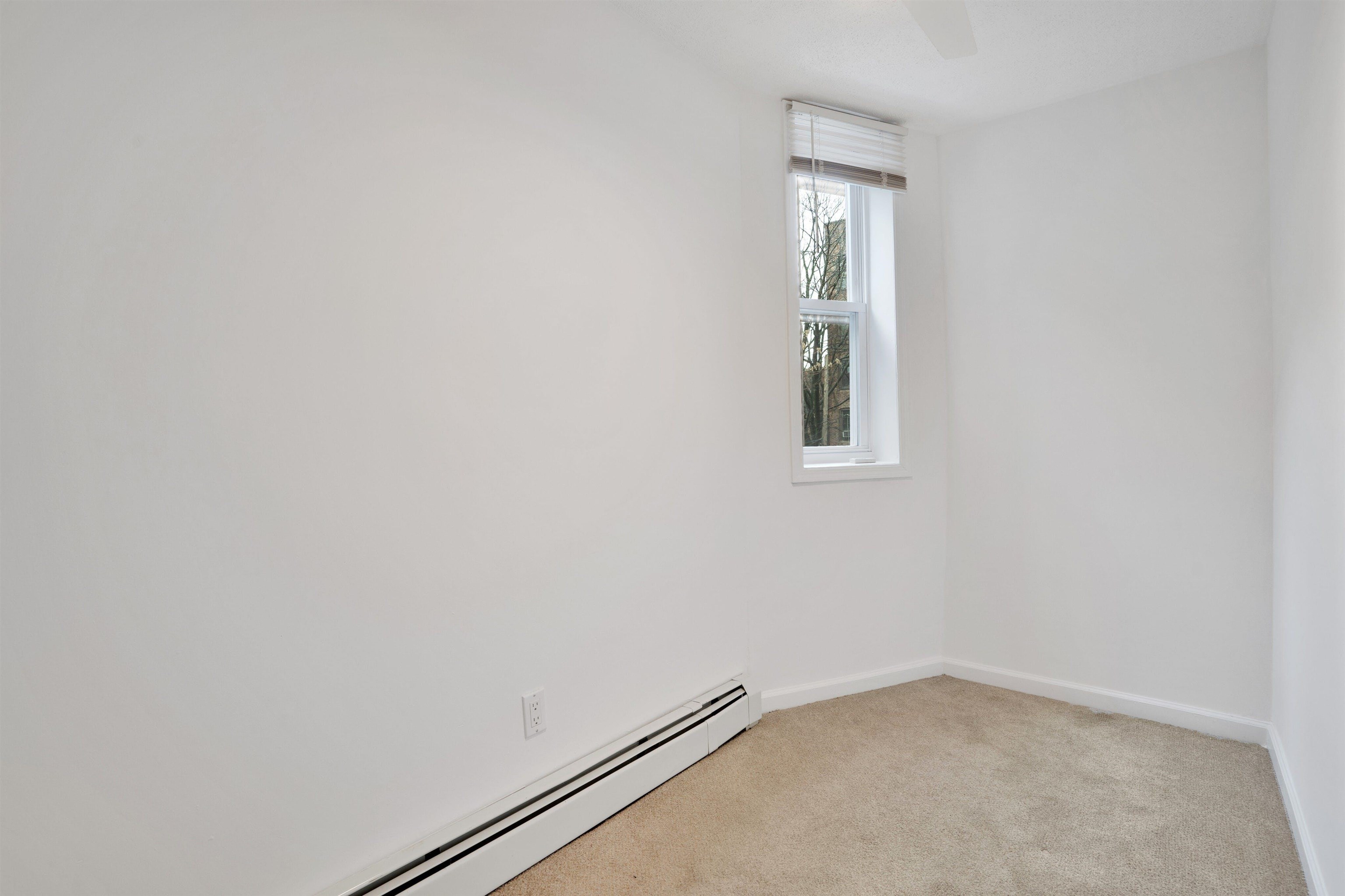 811 MONTGOMERY ST Unit: 2L