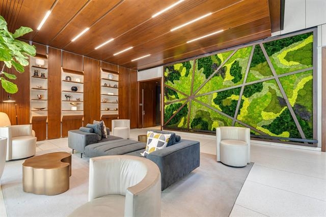 160 1ST ST Unit: 1013