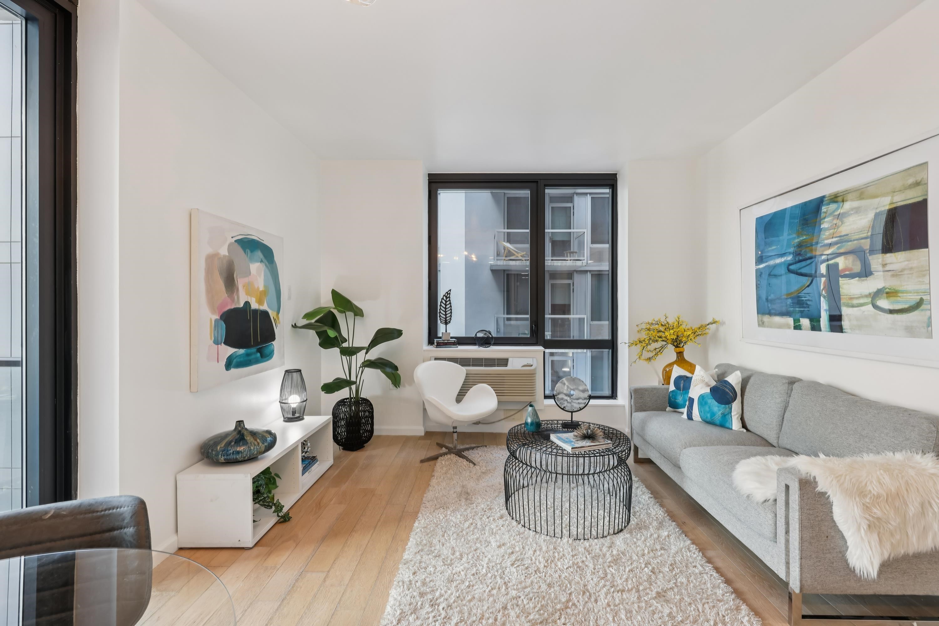 160 1ST ST Unit: 1013