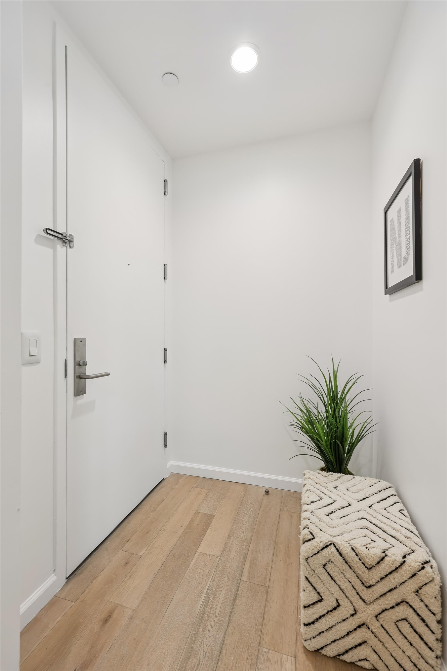 160 1ST ST Unit: 1013