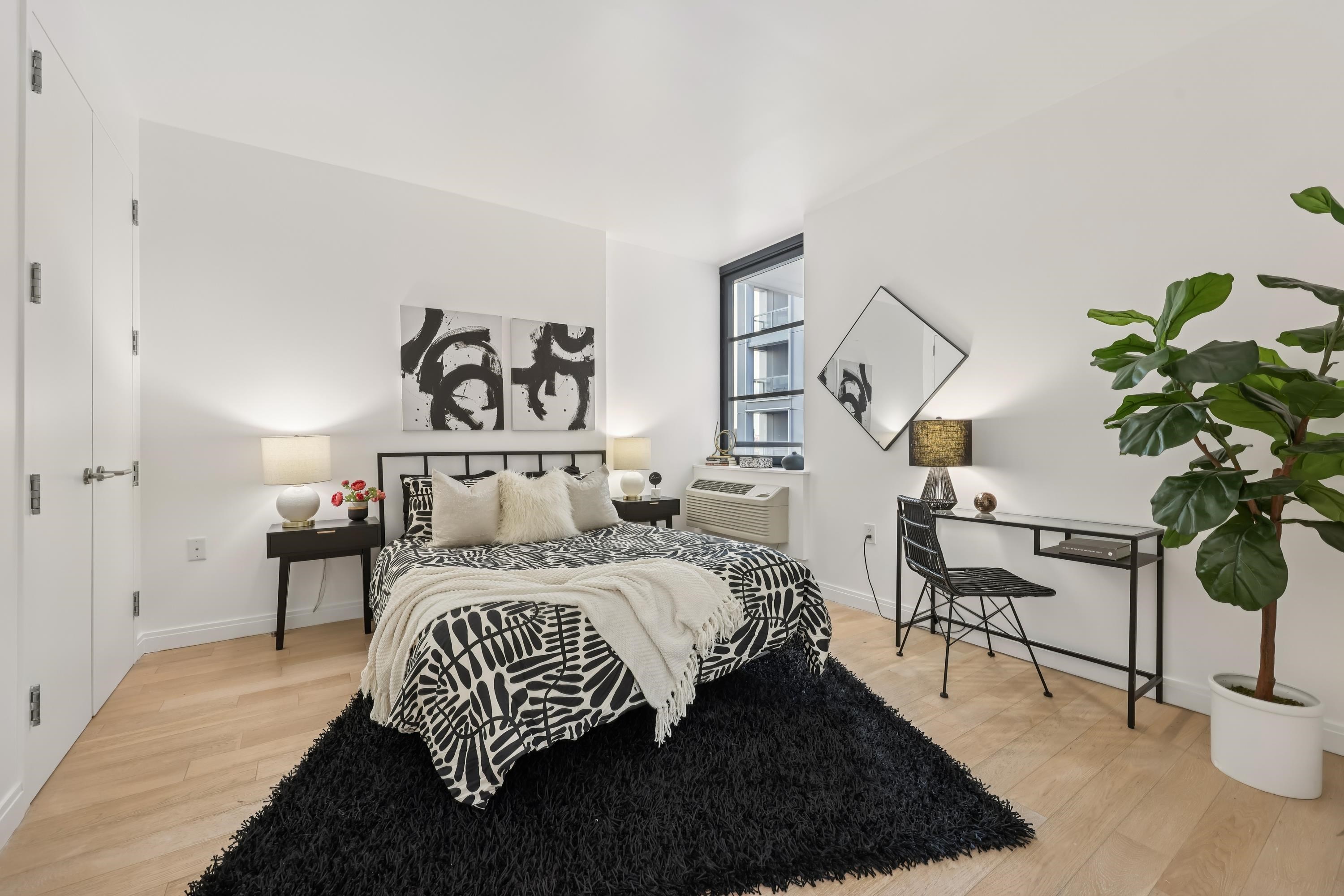 160 1ST ST Unit: 1013