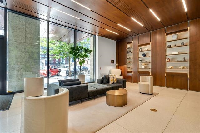 160 1ST ST Unit: 1013