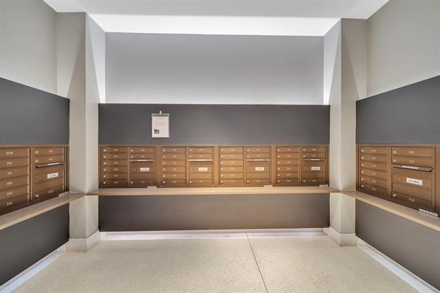 160 1ST ST Unit: 1013