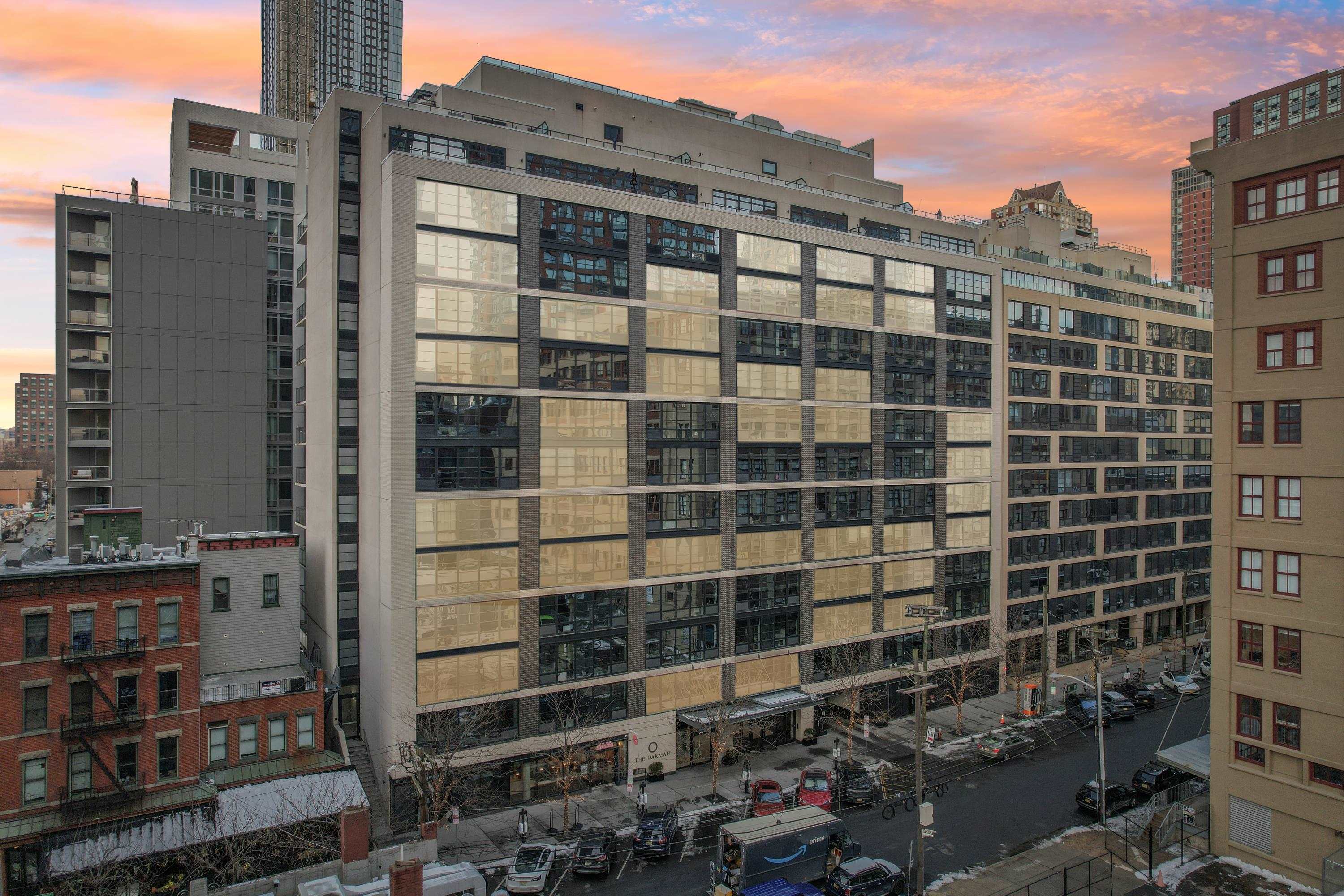 160 1ST ST Unit: 1013