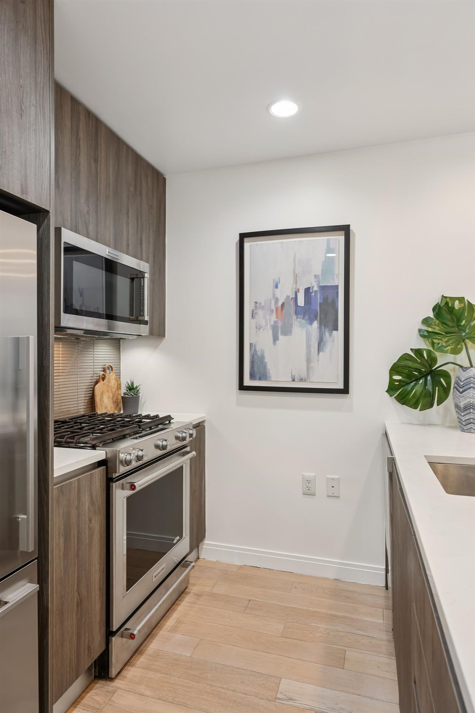 160 1ST ST Unit: 1013