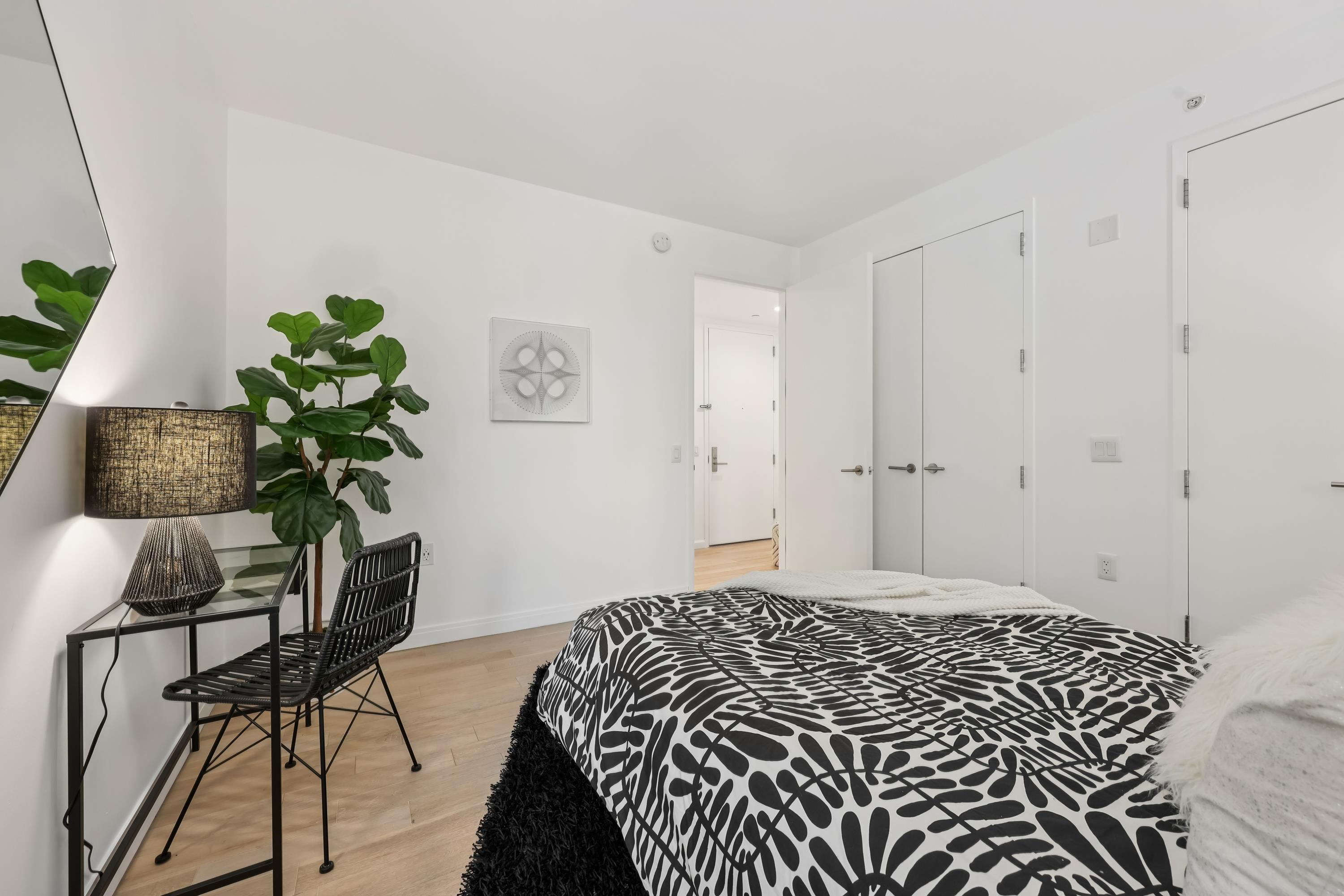 160 1ST ST Unit: 1013