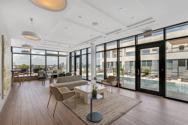 160 1ST ST Unit: 1013