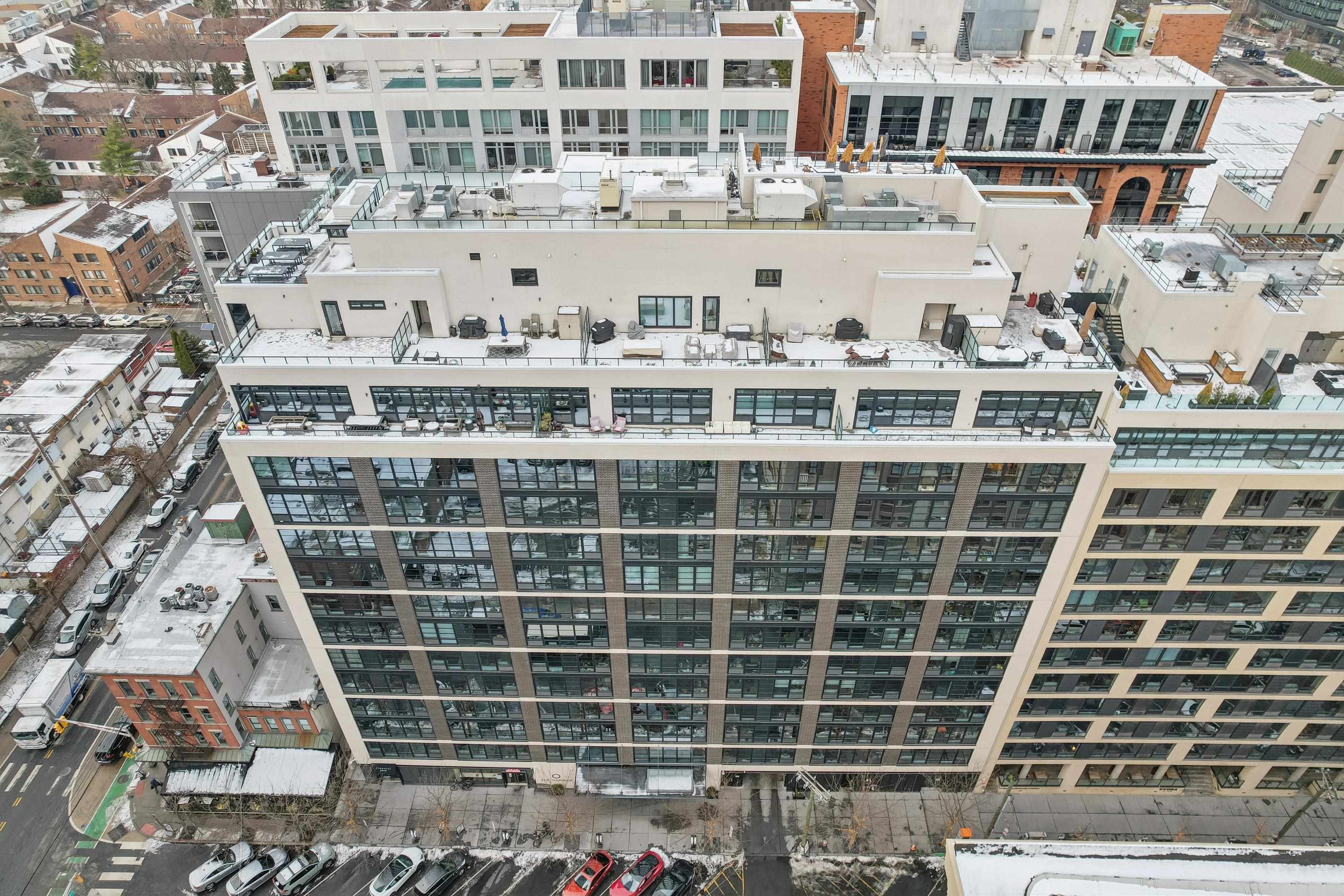 160 1ST ST Unit: 1013