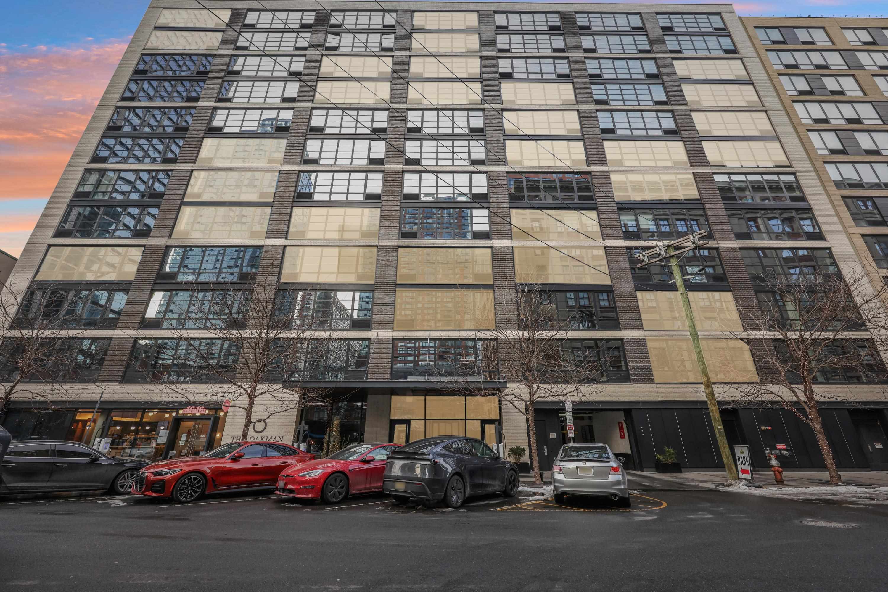 160 1ST ST Unit: 1013