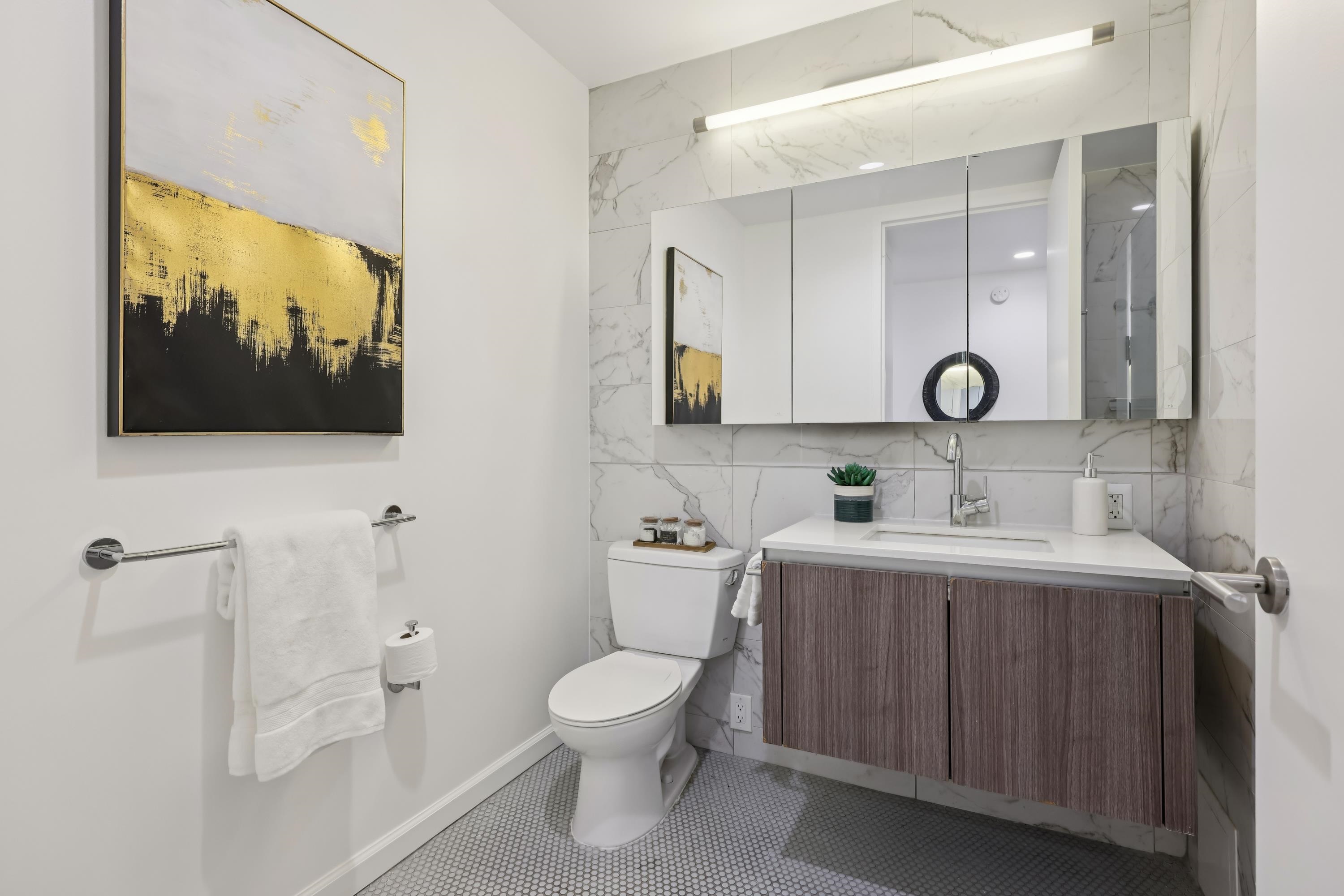 160 1ST ST Unit: 1013