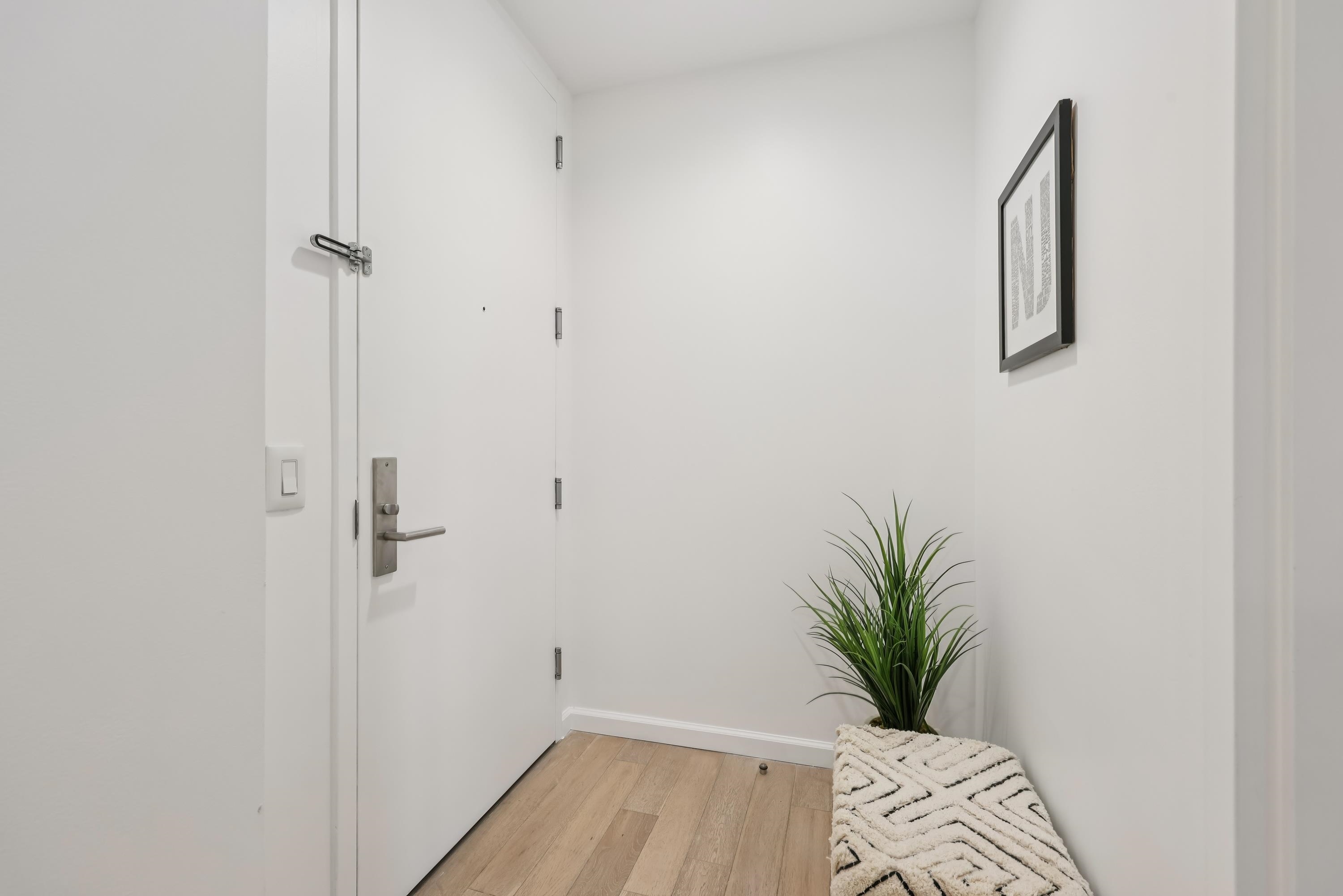 160 1ST ST Unit: 1013