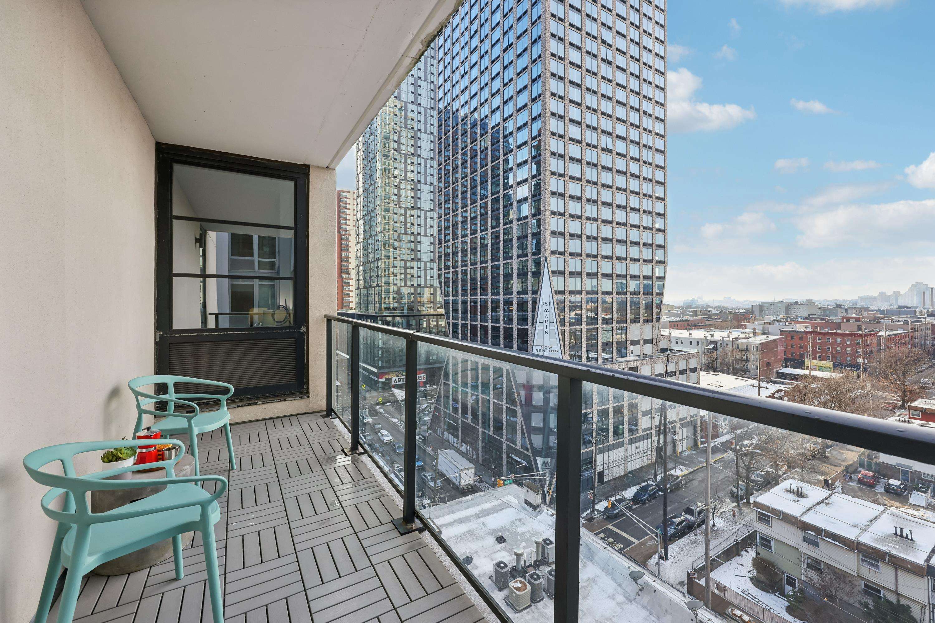 160 1ST ST Unit: 1013