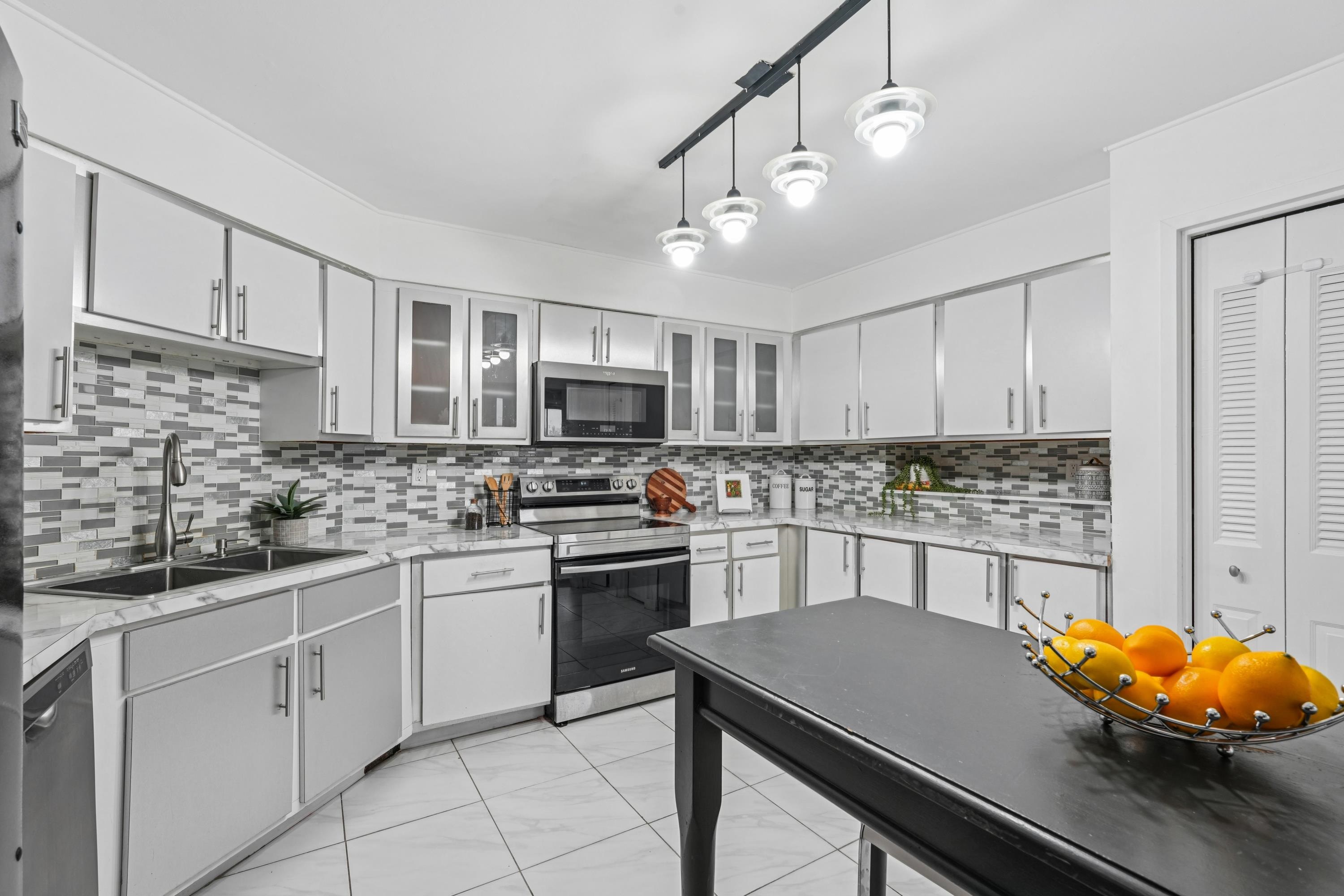 530 HARMON COVE TOWER Unit: 530