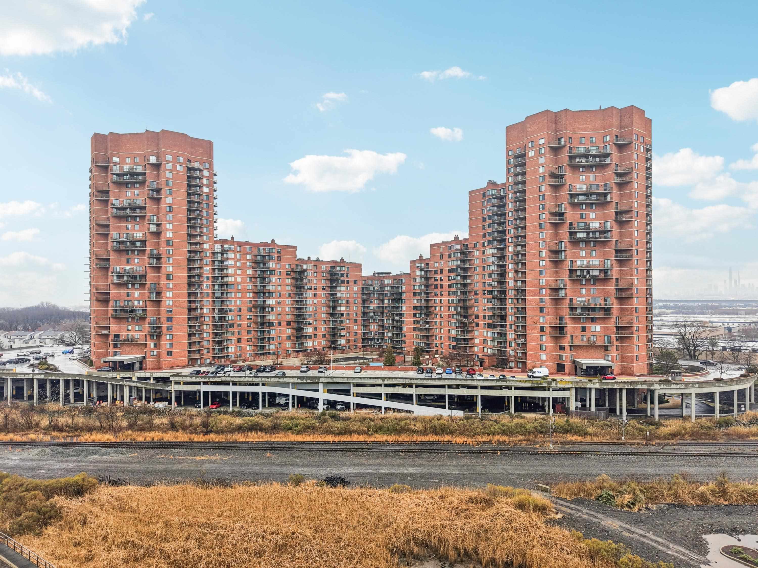 530 HARMON COVE TOWER Unit: 530