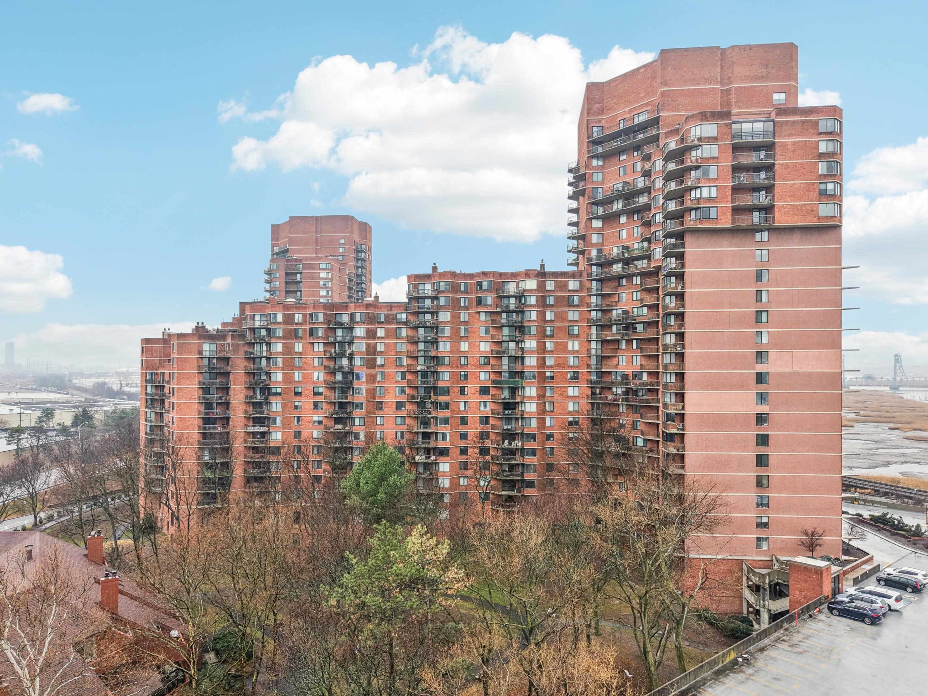 530 HARMON COVE TOWER Unit: 530