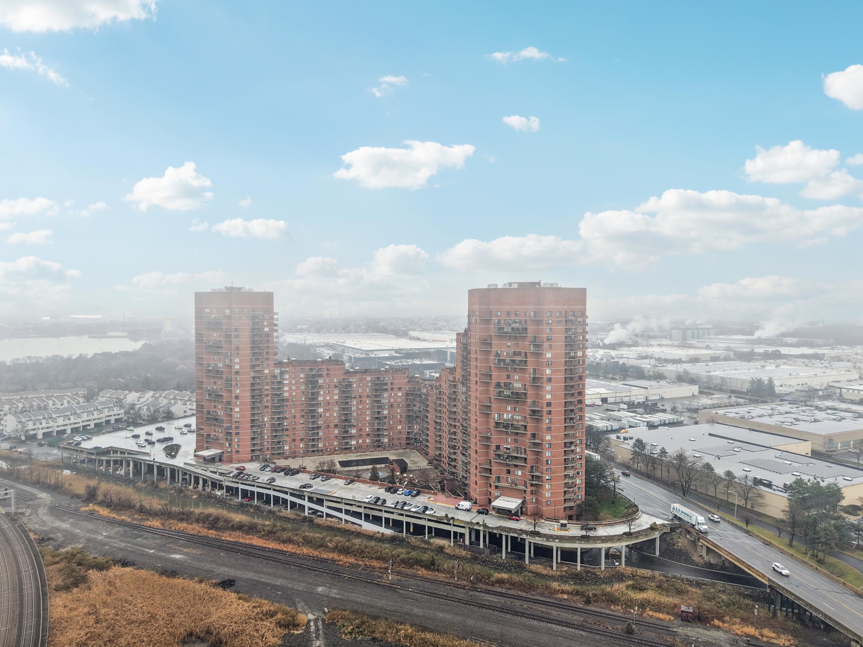 530 HARMON COVE TOWER Unit: 530