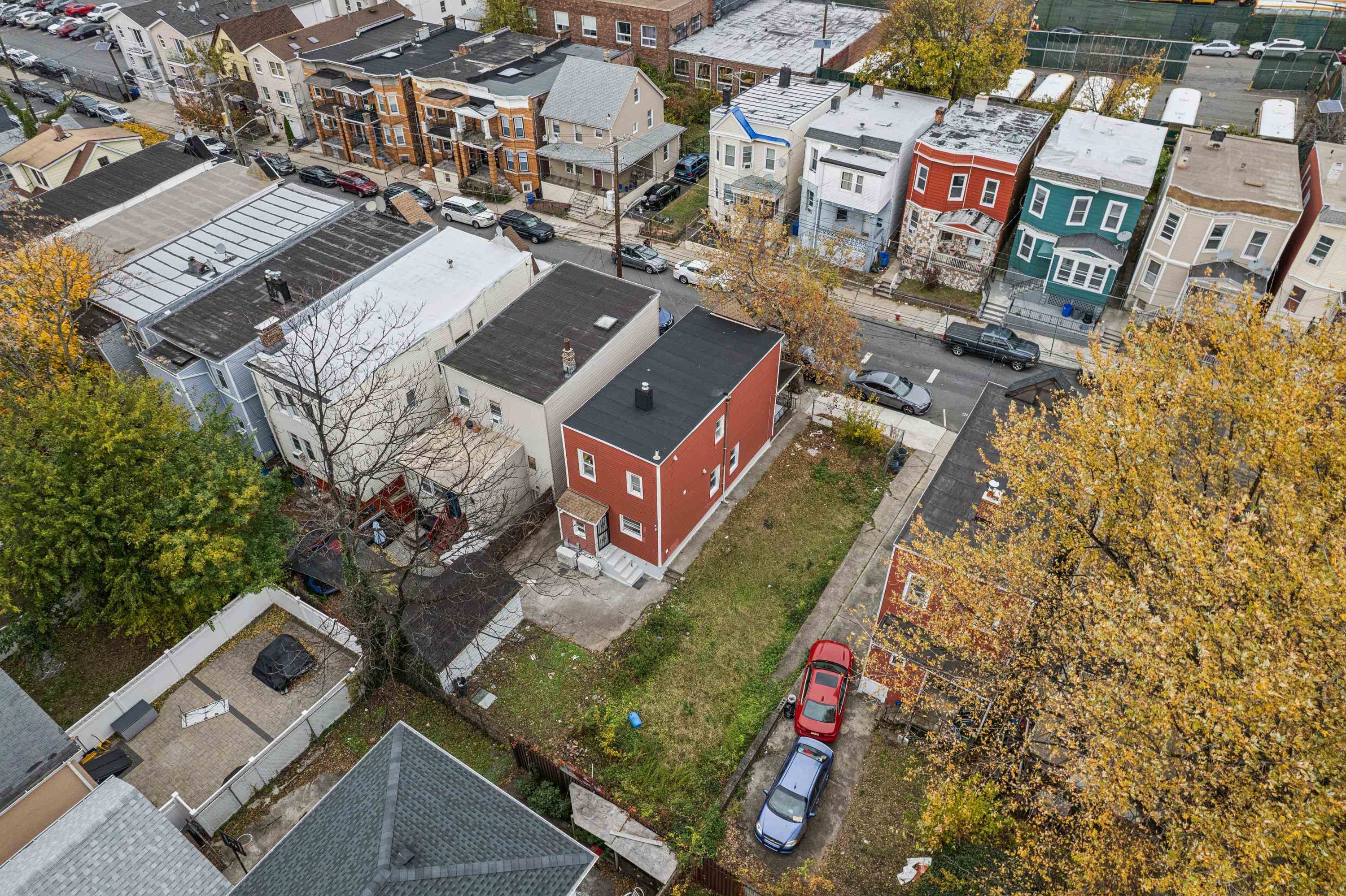 299 CLAREMONT AVE