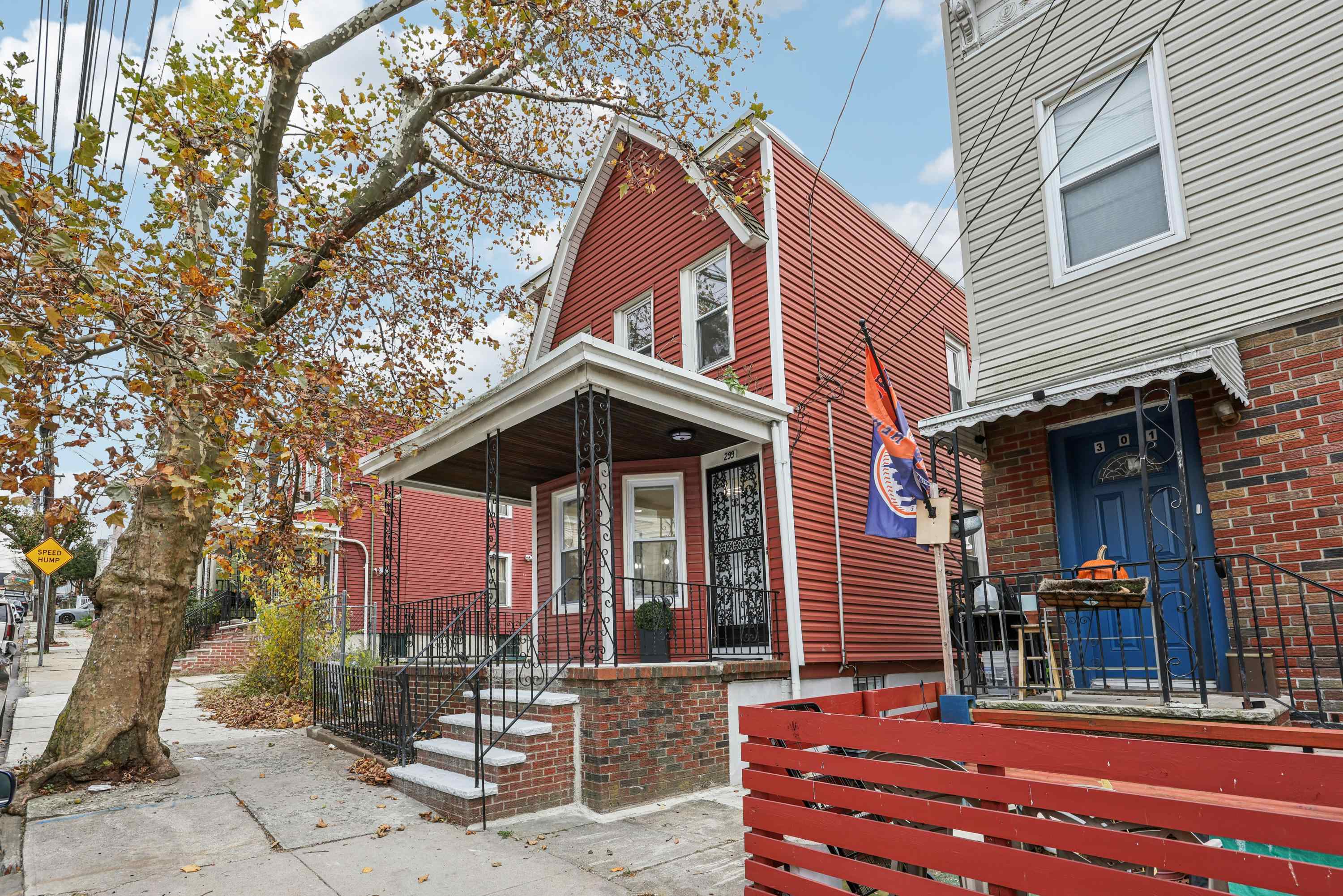 299 CLAREMONT AVE
