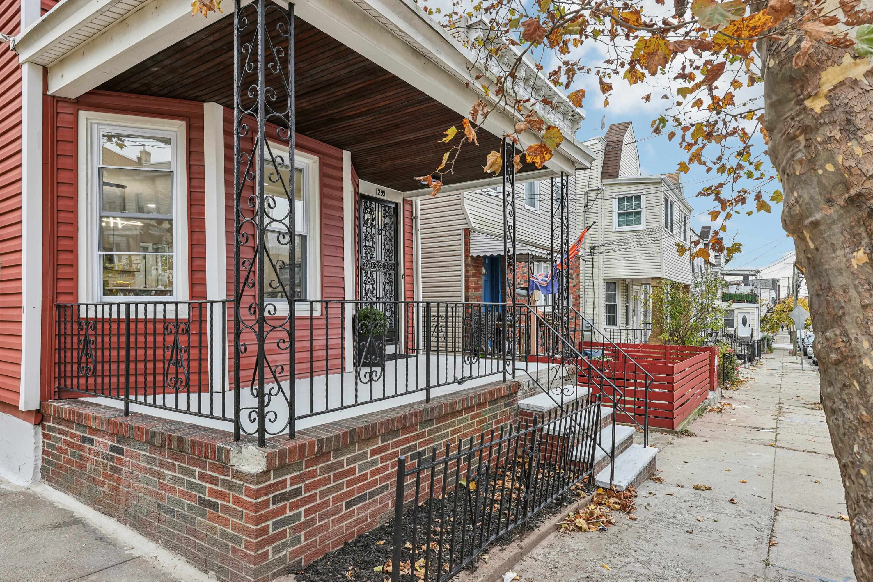 299 CLAREMONT AVE