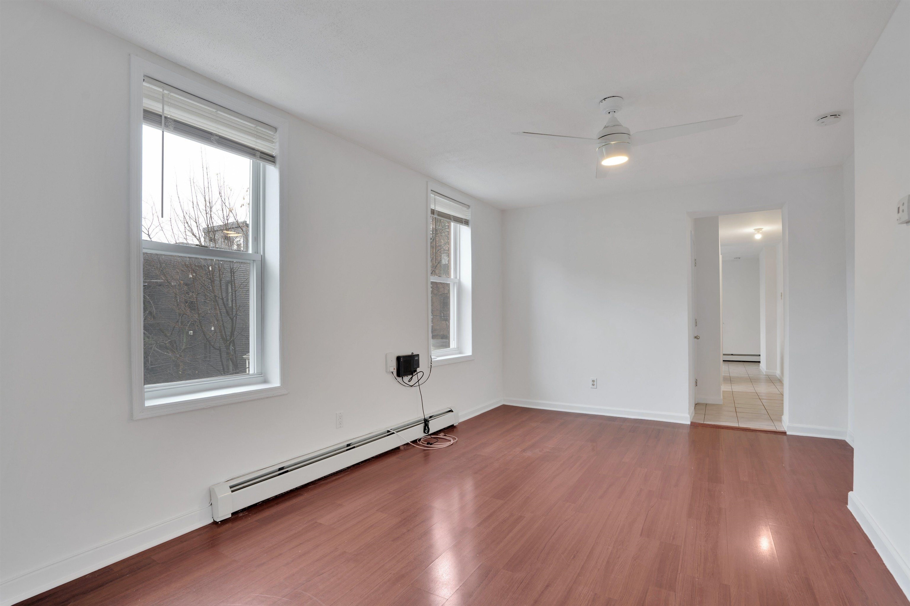 811 MONTGOMERY ST Unit: 2L