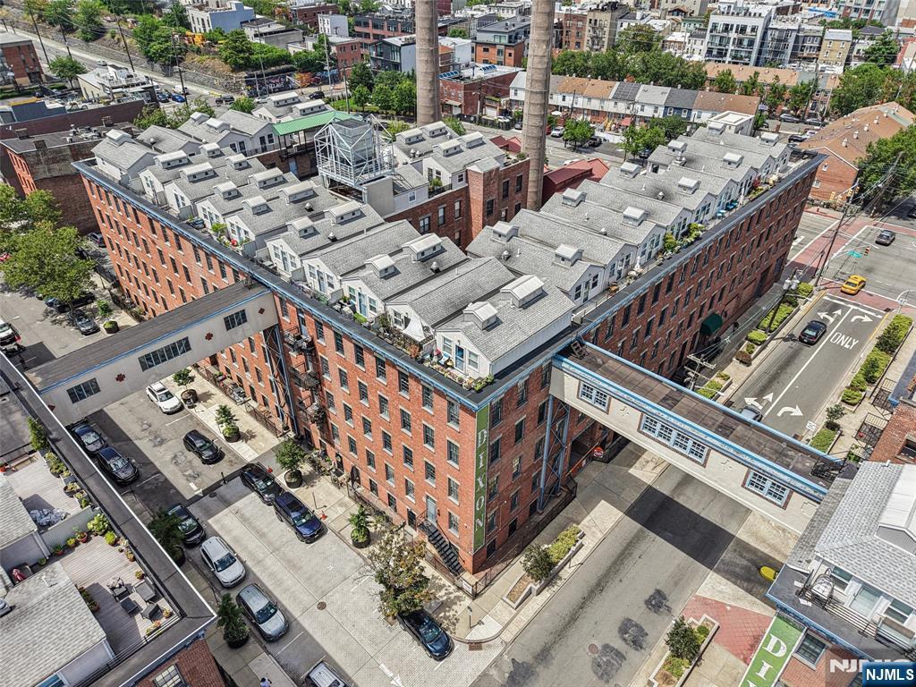 186 Wayne Street 106