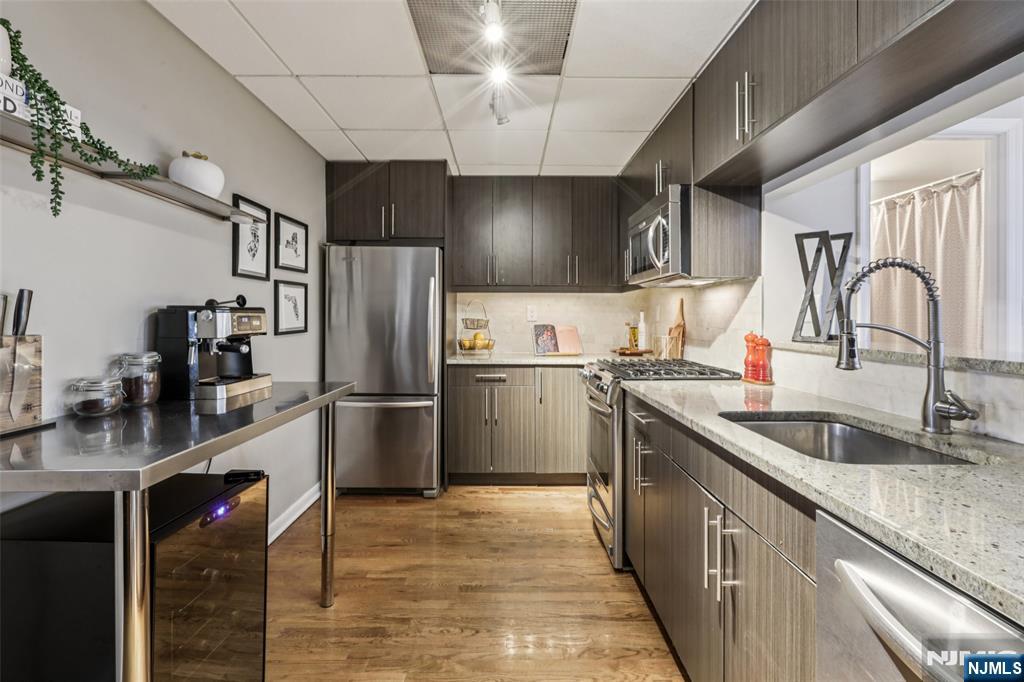 186 Wayne Street 106