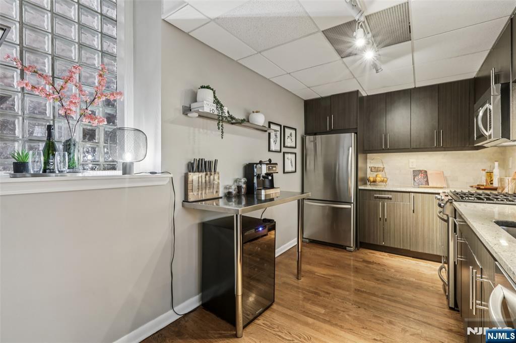 186 Wayne Street 106