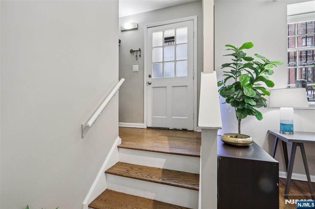 186 Wayne Street 106