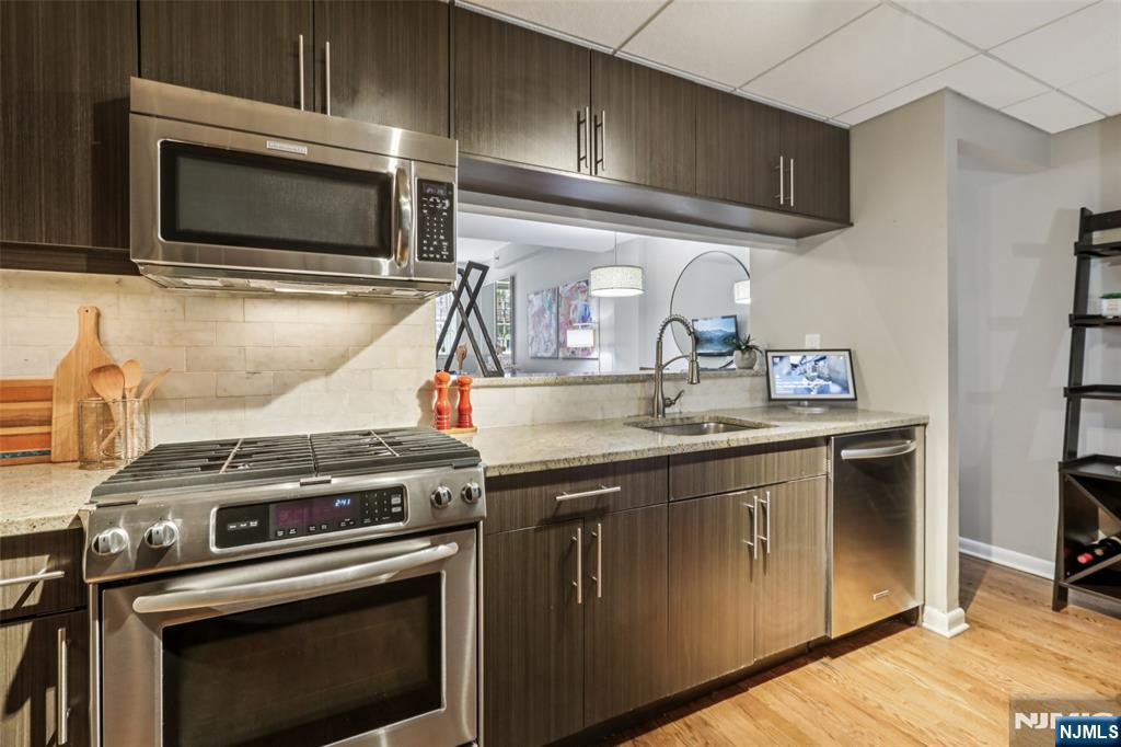 186 Wayne Street 106