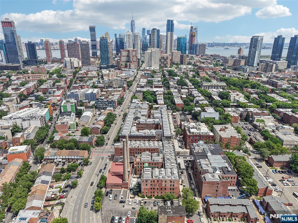 186 Wayne Street 106