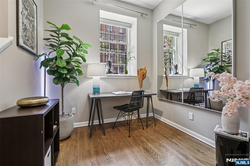 186 Wayne Street 106